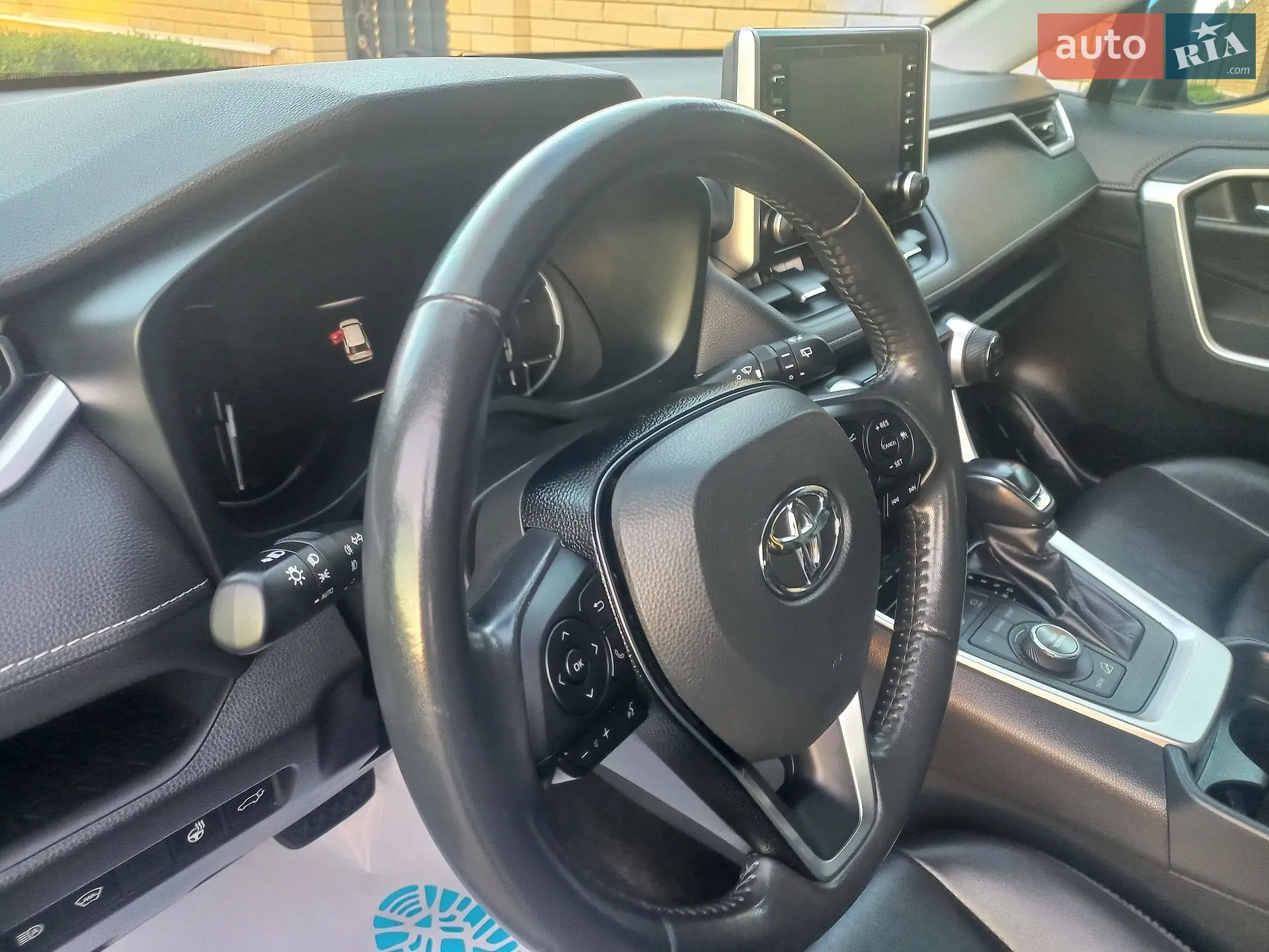 2019 Toyota RAV 4 - мініатюра 11
