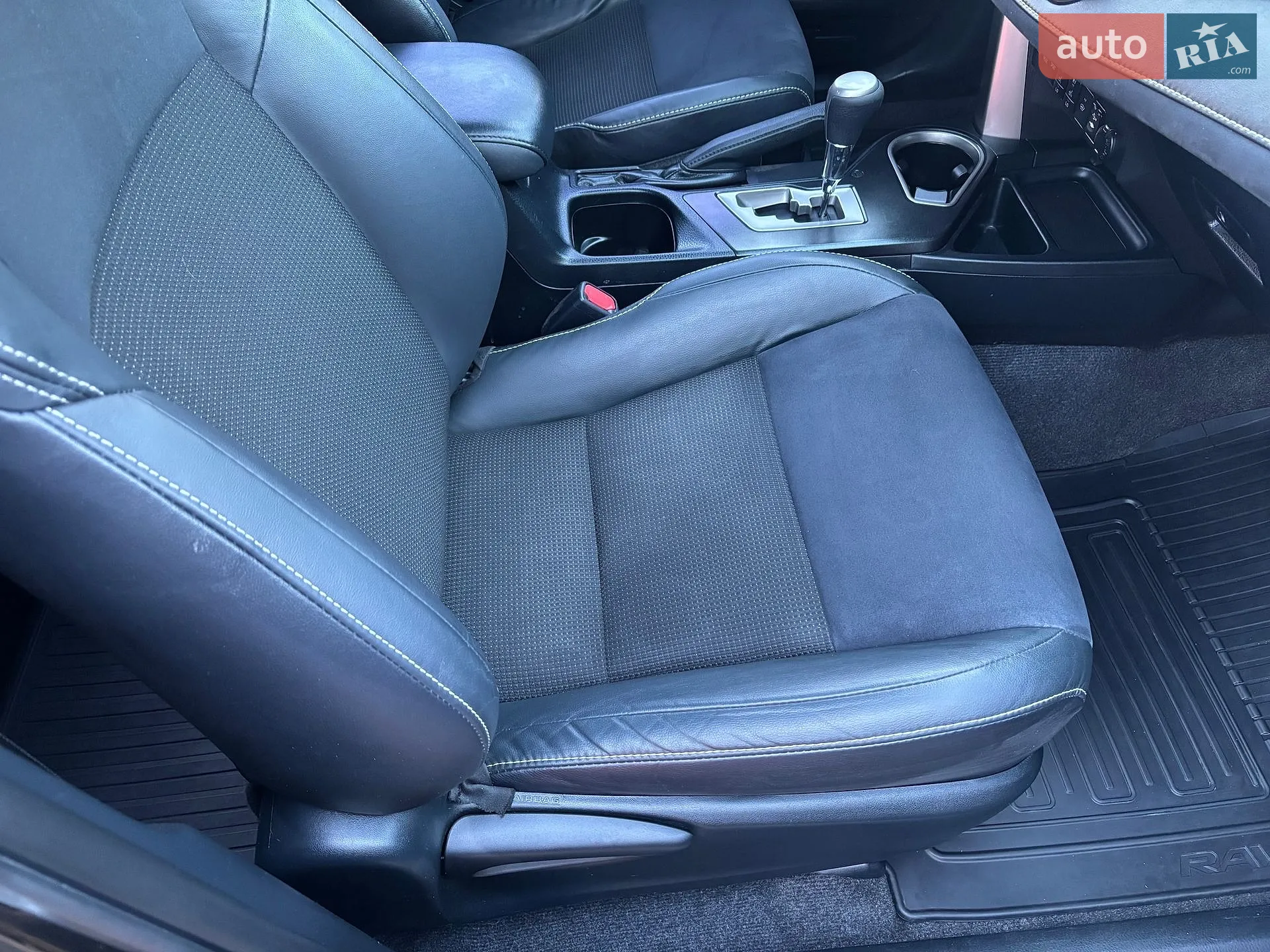 2016 Toyota RAV 4 - мініатюра 4