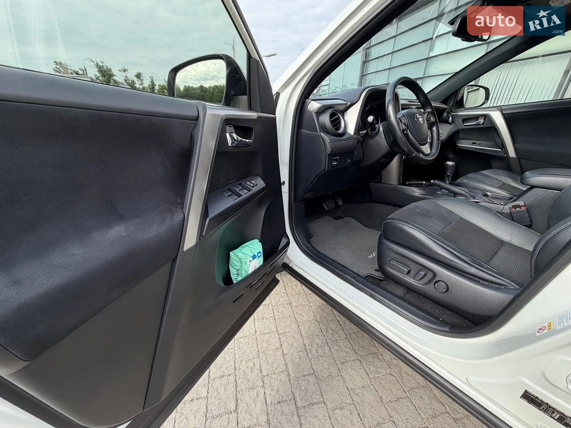 2017 Toyota RAV 4 - мініатюра 14
