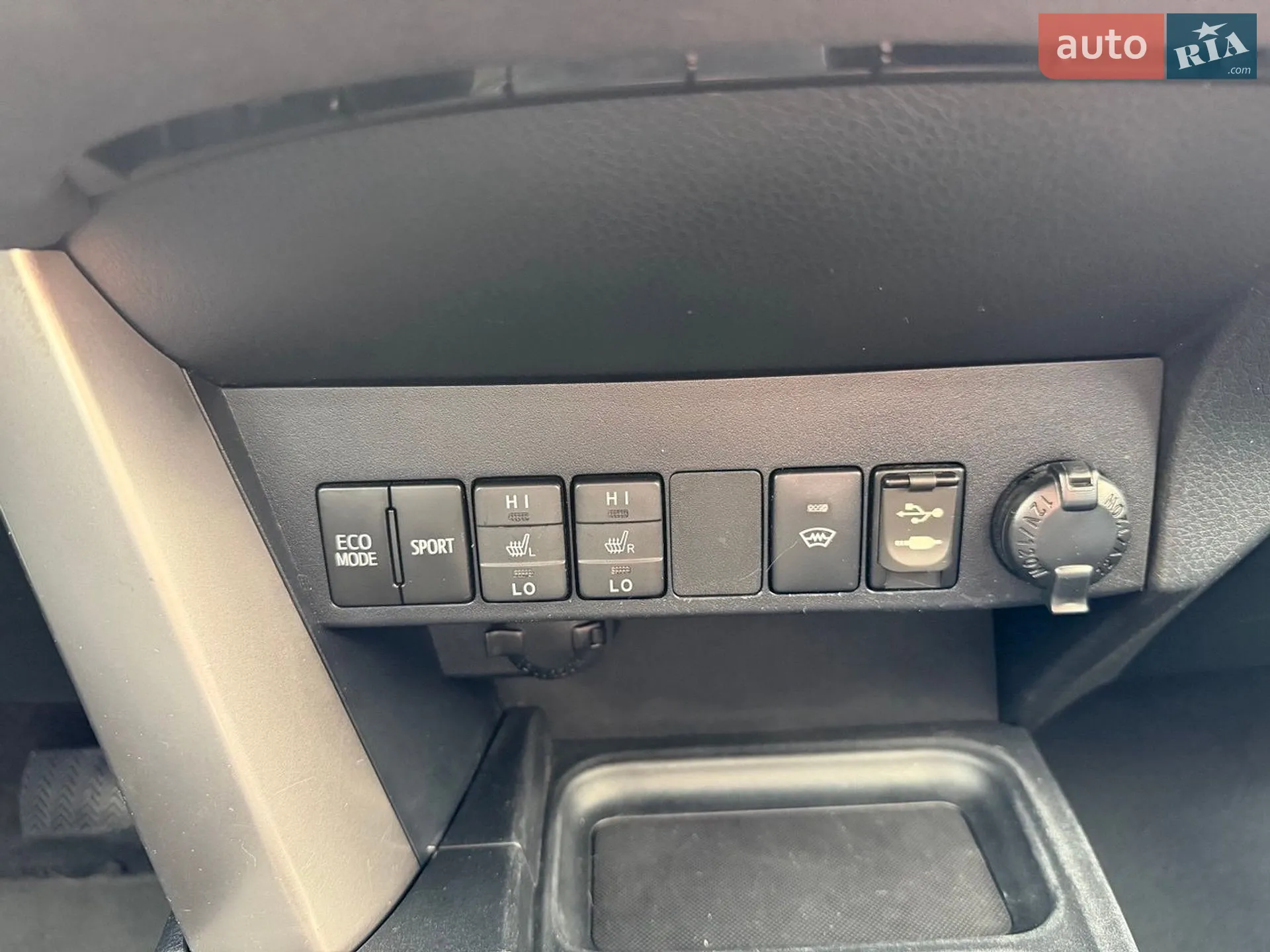 2017 Toyota RAV 4 - мініатюра 16