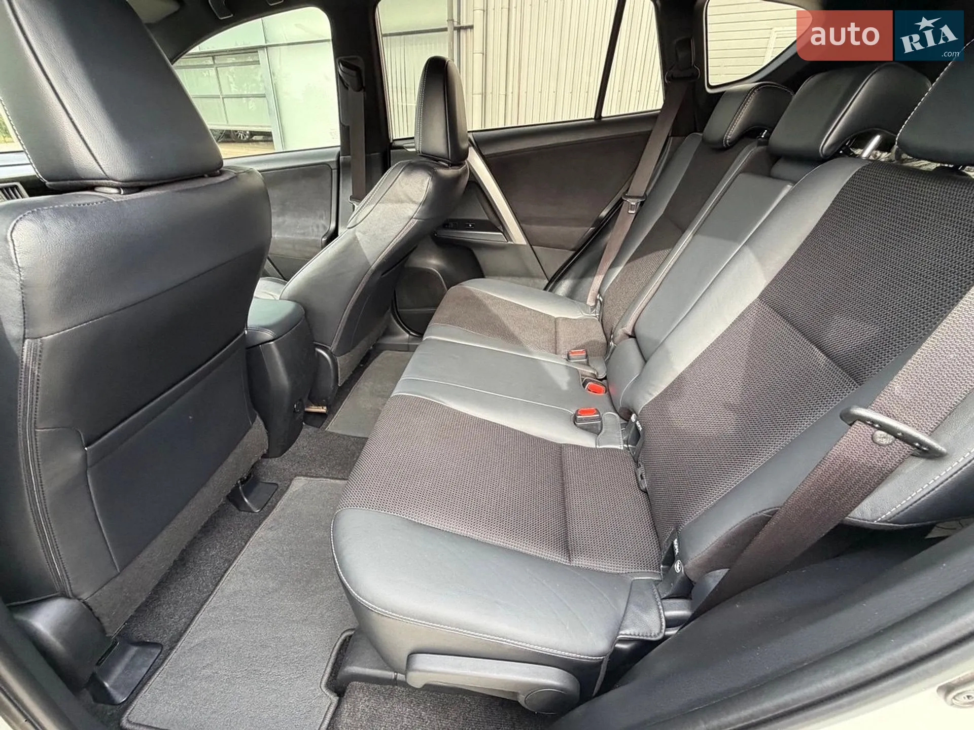 2017 Toyota RAV 4 - мініатюра 17