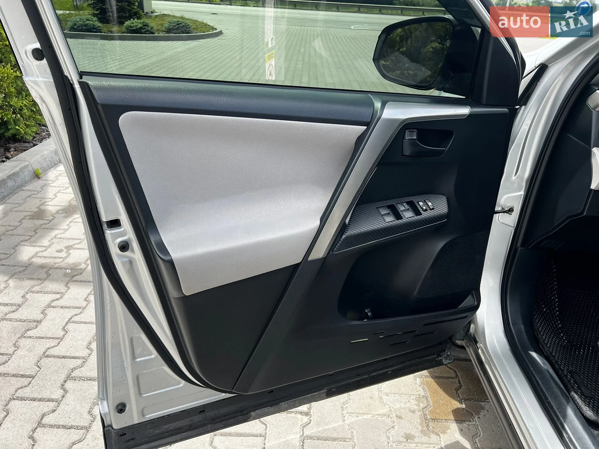 2015 Toyota RAV 4 - мініатюра 8