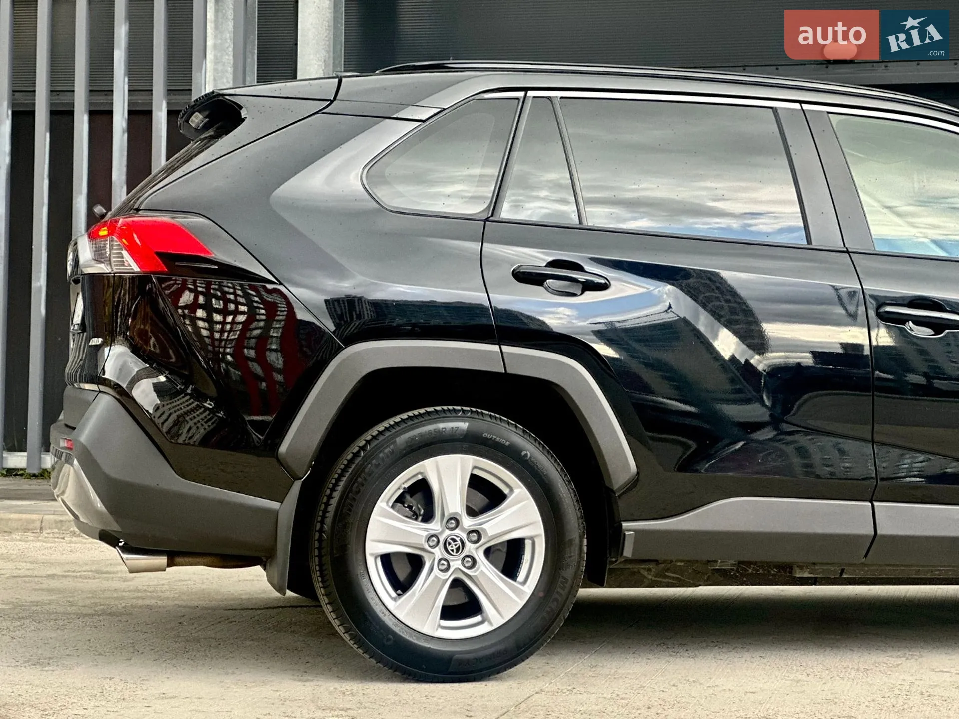 2020 Toyota RAV 4 - мініатюра 10