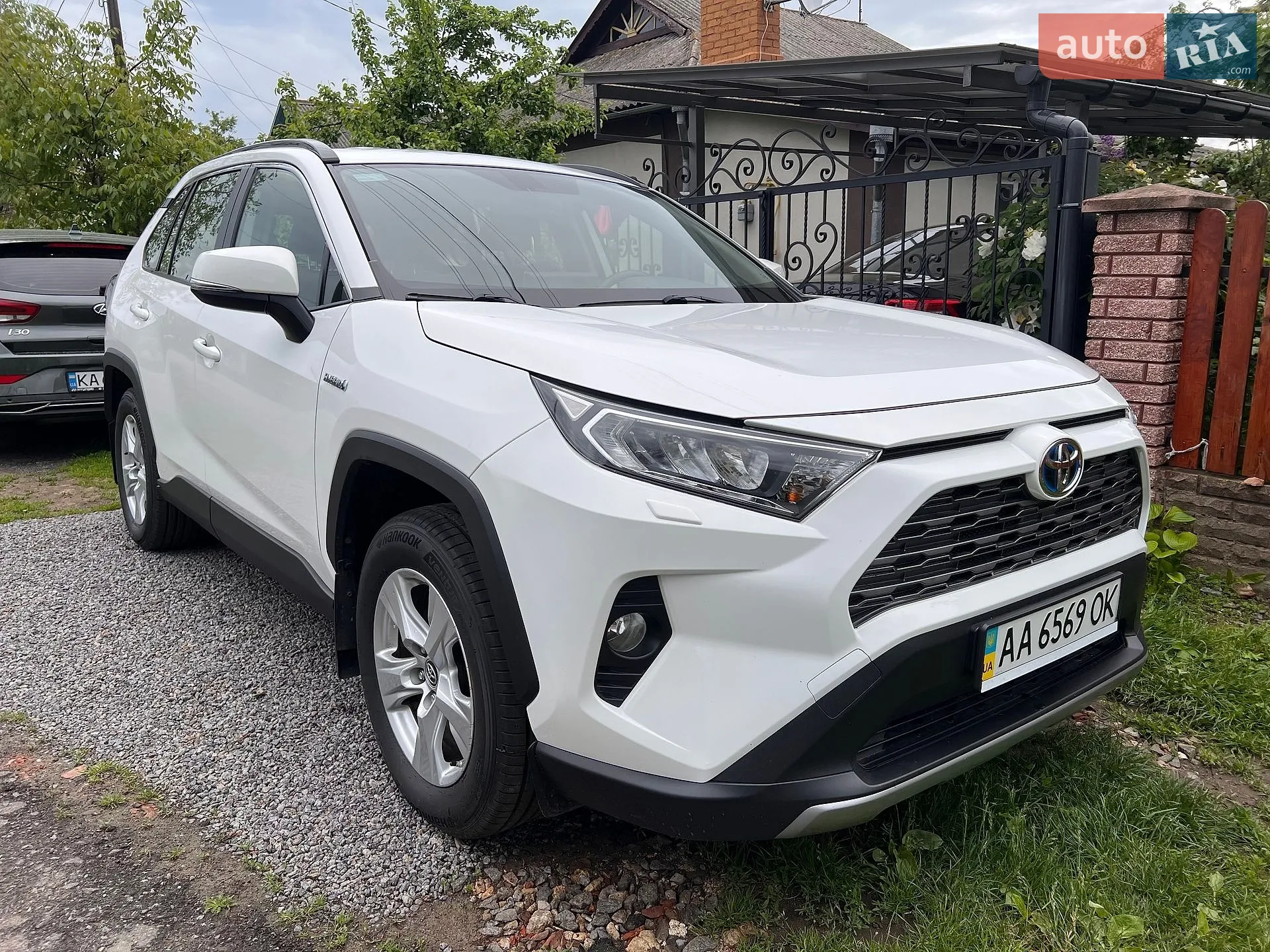 2018 Toyota RAV 4 - фото 1