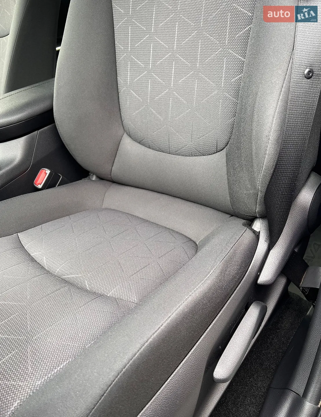 2018 Toyota RAV 4 - мініатюра 16