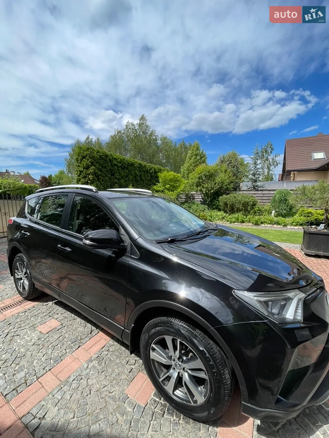 2017 Toyota RAV 4 - мініатюра 2
