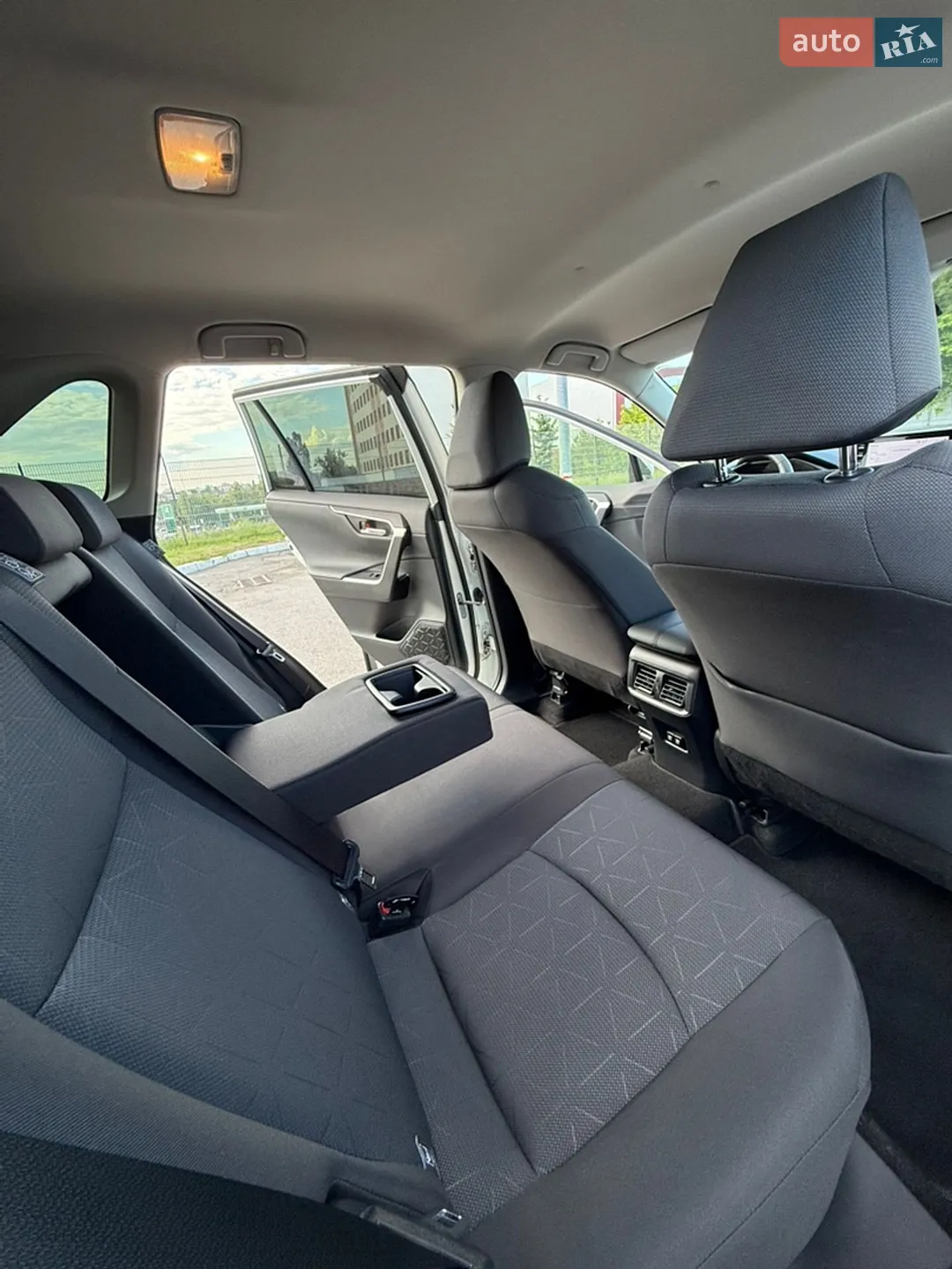 2019 Toyota RAV 4 - мініатюра 14