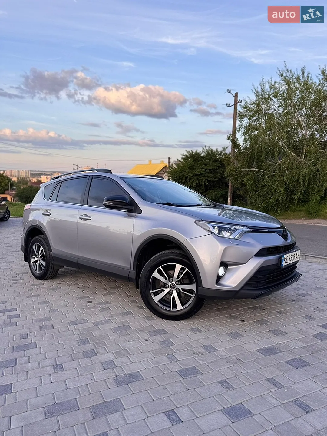2017 Toyota RAV 4 - мініатюра 3