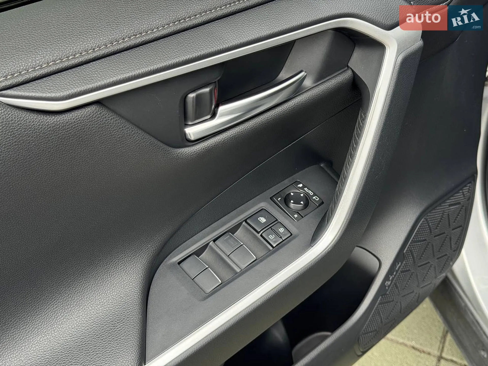 2019 Toyota RAV 4 - мініатюра 29