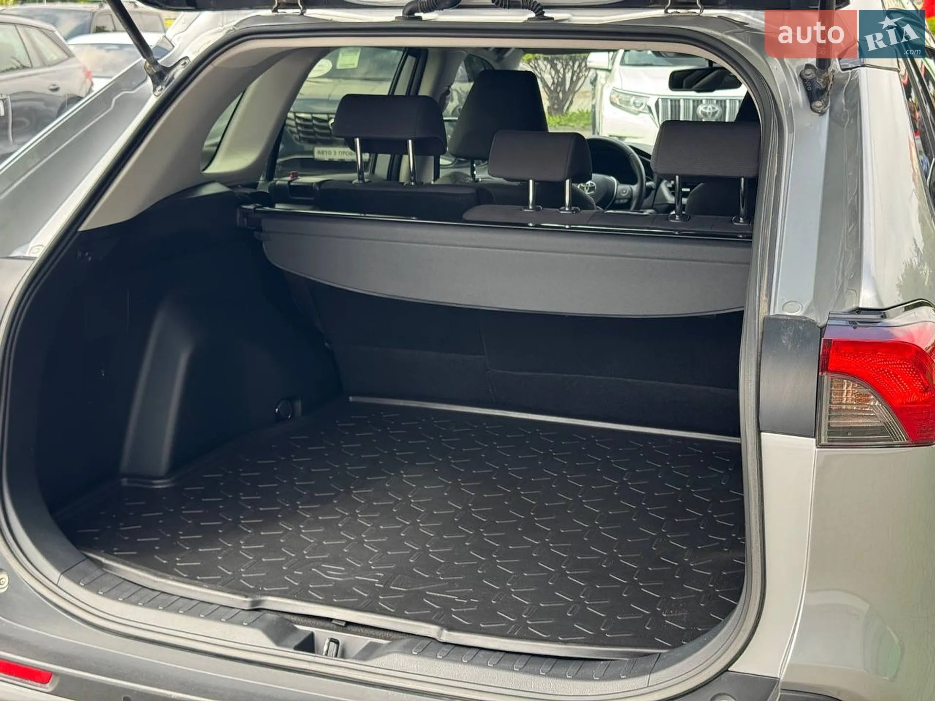 2019 Toyota RAV 4 - мініатюра 39