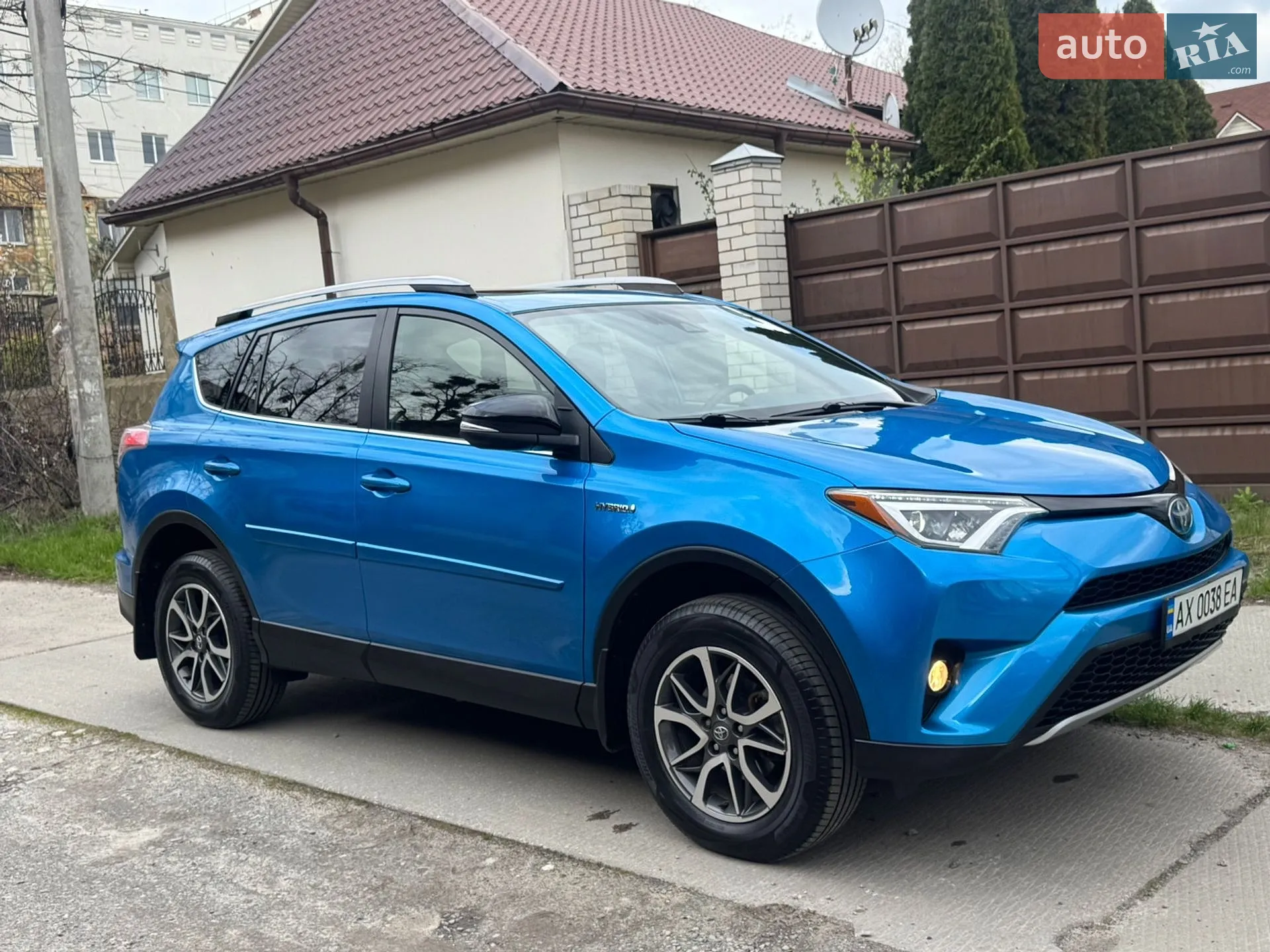 2017 Toyota RAV 4 - мініатюра 2