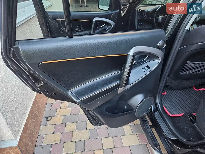 Toyota RAV4 2007 VIN JTMBH31V705043265 фото оголошення 13 з 92