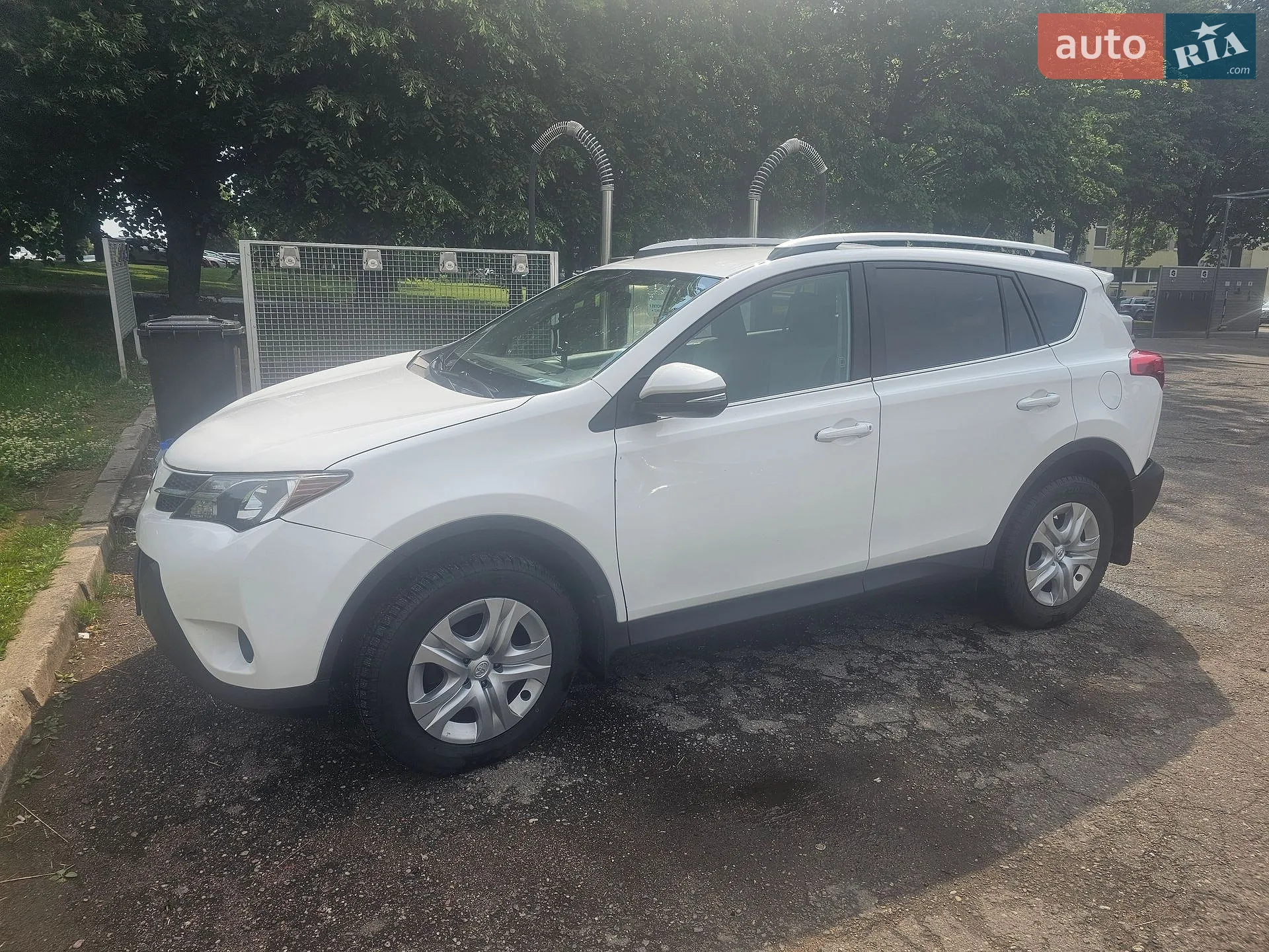 2013 Toyota RAV 4 - мініатюра 2