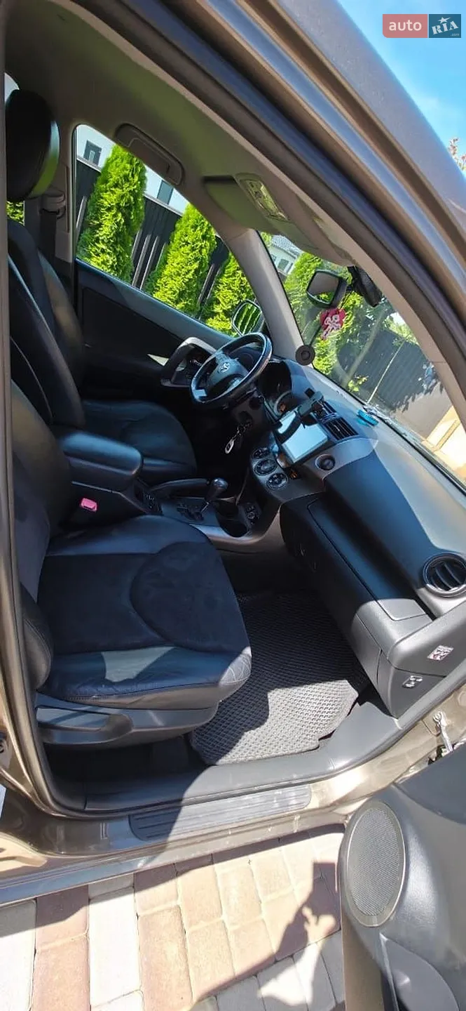 2010 Toyota RAV 4 - мініатюра 9