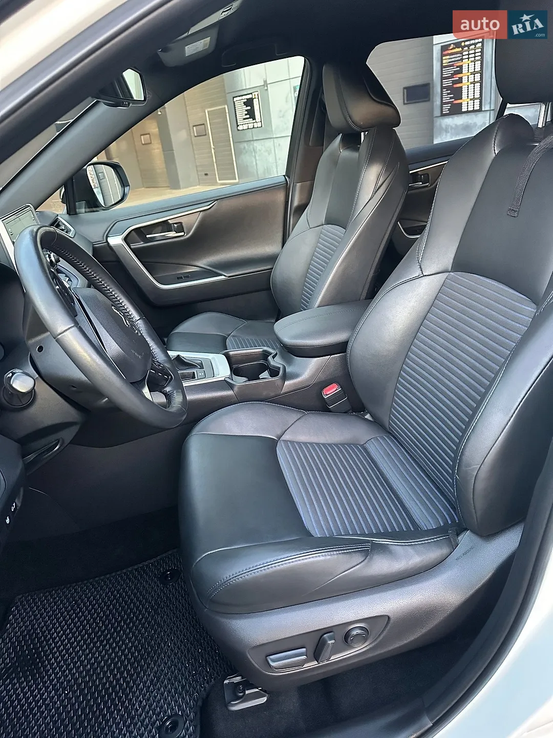 2021 Toyota RAV 4 - мініатюра 23