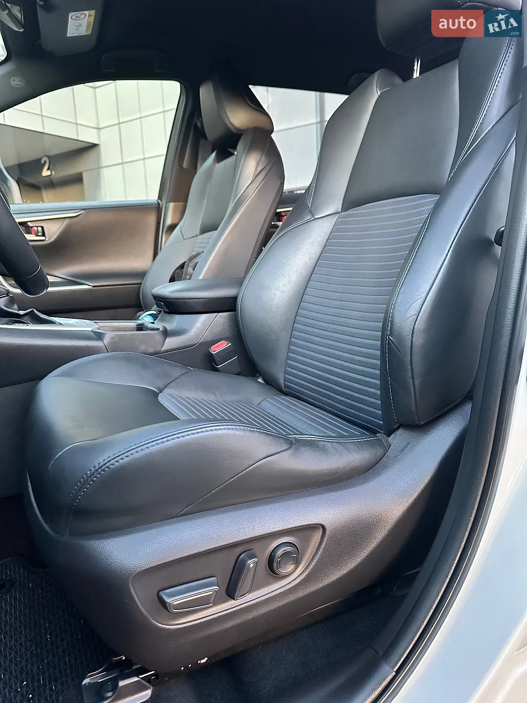 2021 Toyota RAV 4 - мініатюра 24