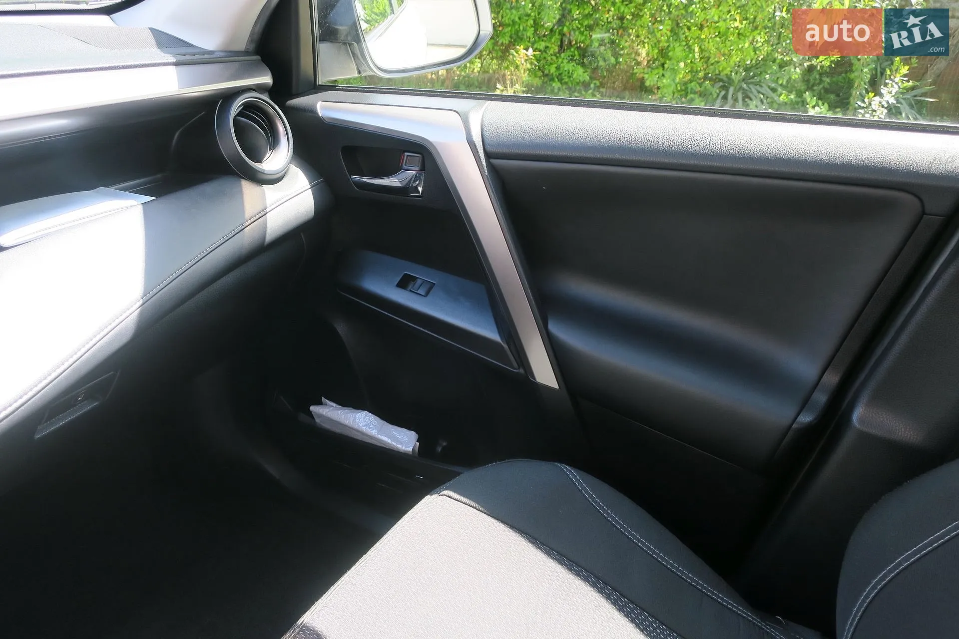 2016 Toyota RAV 4 - мініатюра 29