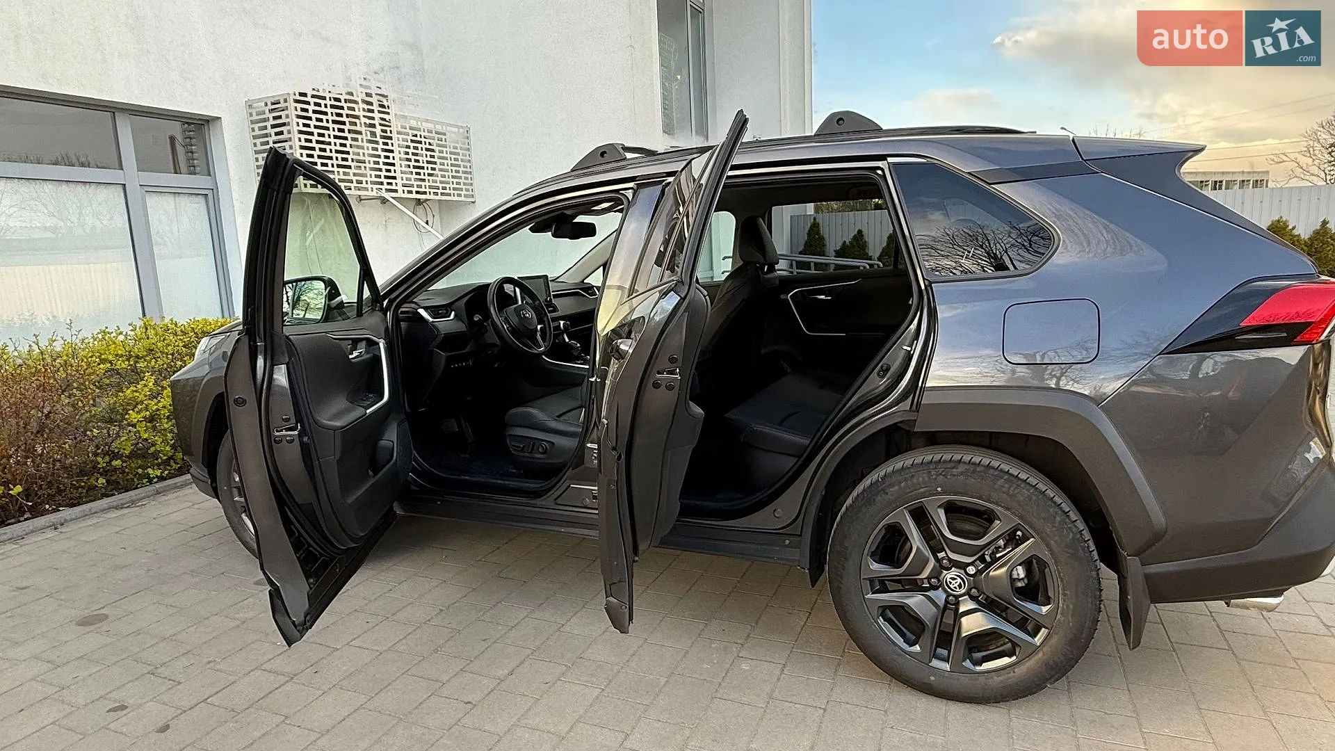 2022 Toyota RAV 4 - мініатюра 17
