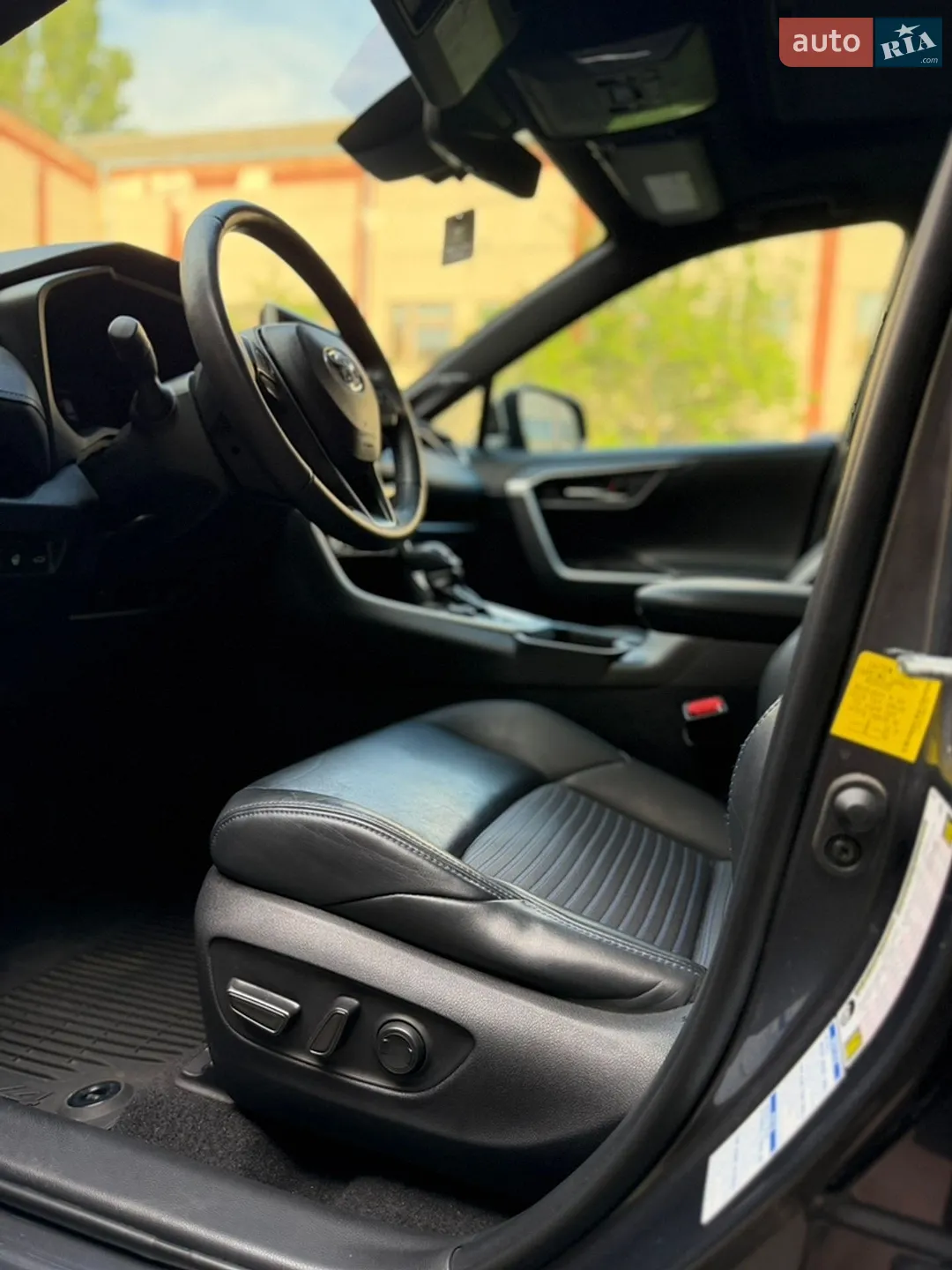 2021 Toyota RAV 4 - мініатюра 11