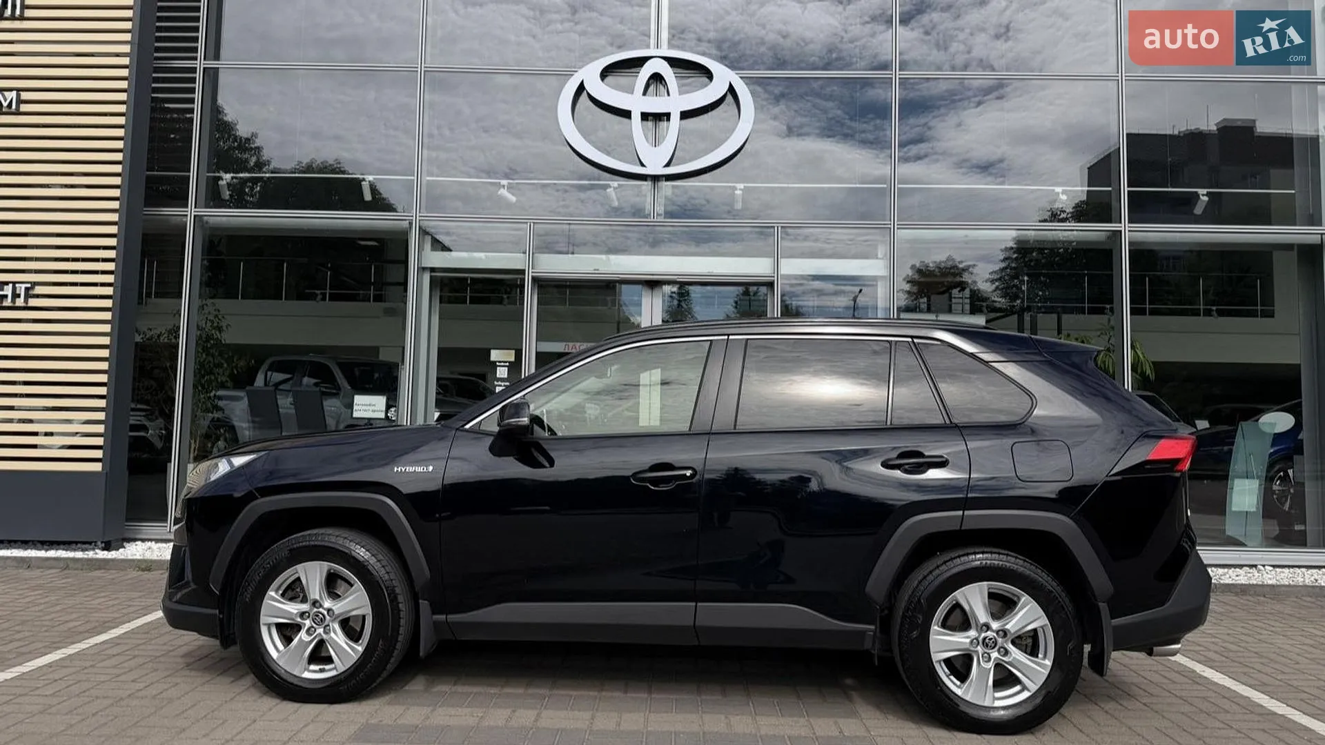 2021 Toyota RAV 4 - мініатюра 3