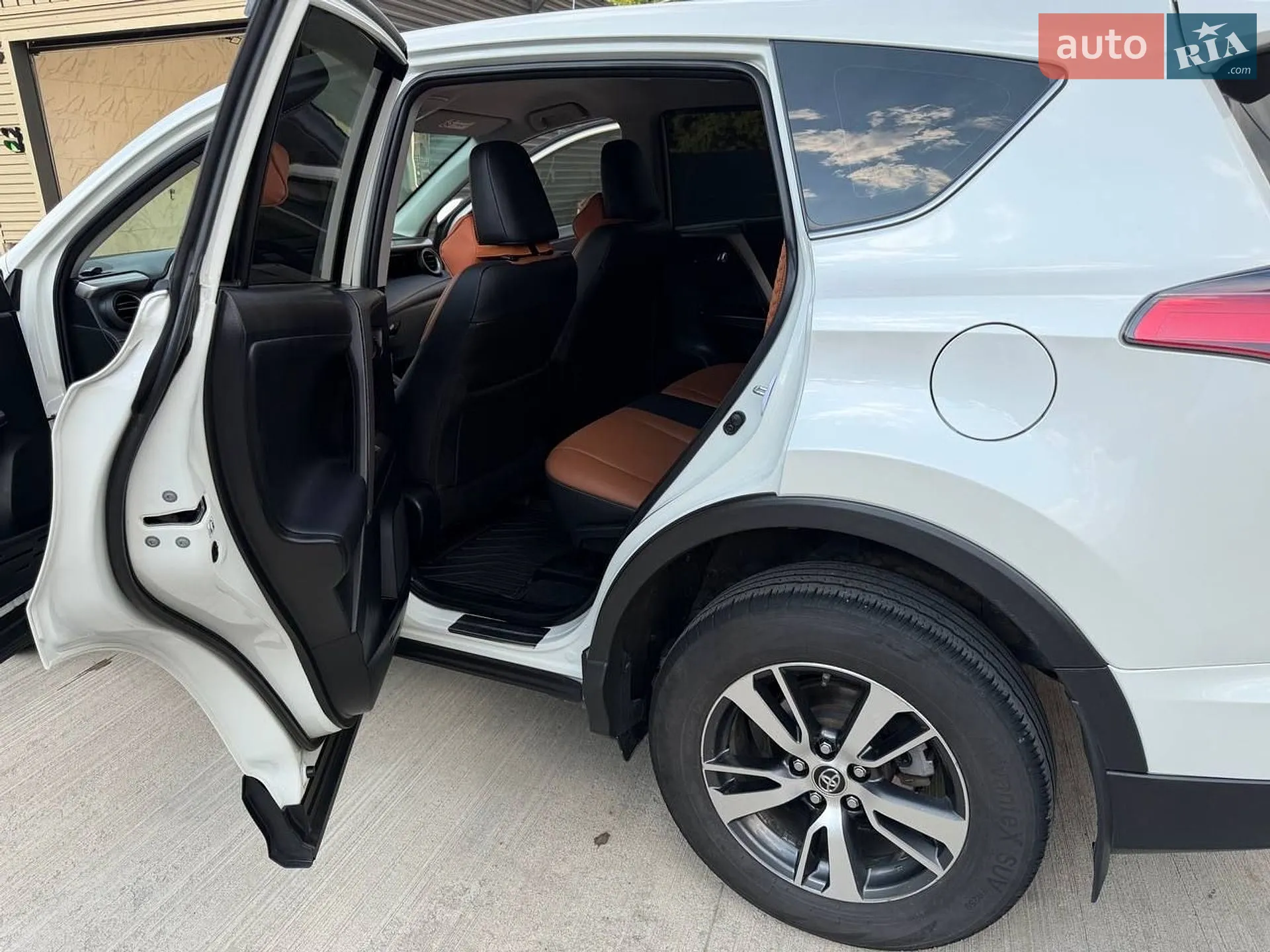 2017 Toyota RAV 4 - мініатюра 18