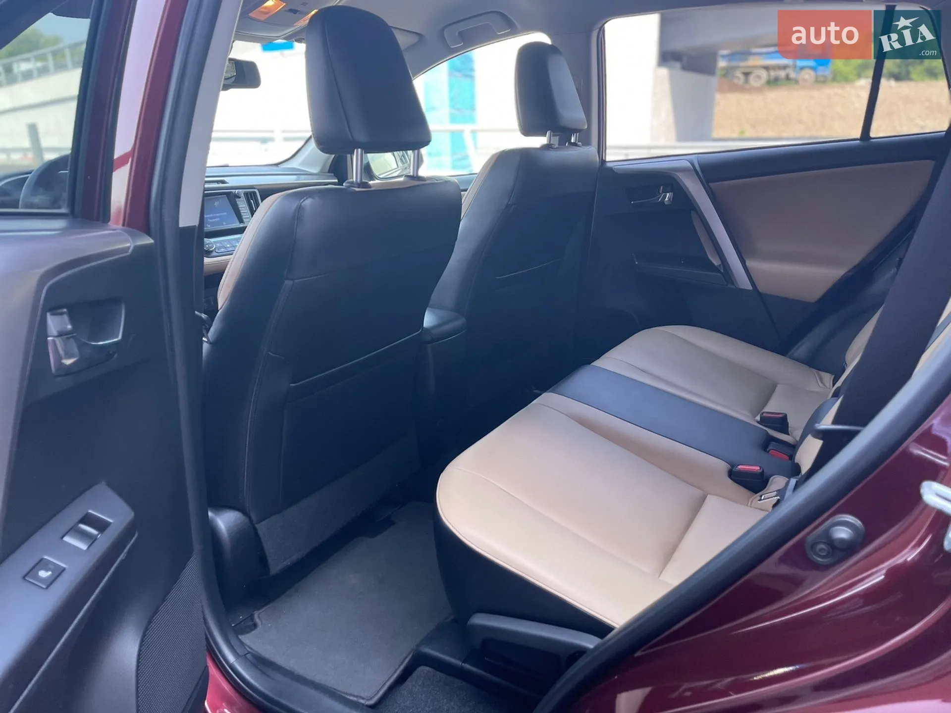 2016 Toyota RAV 4 - мініатюра 10