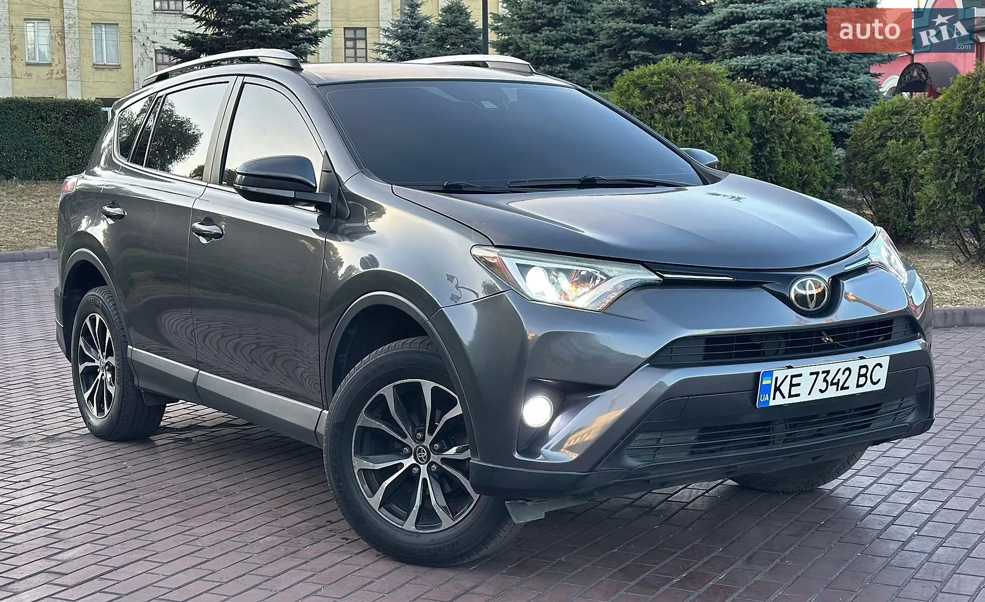 2017 Toyota RAV 4 - мініатюра 7