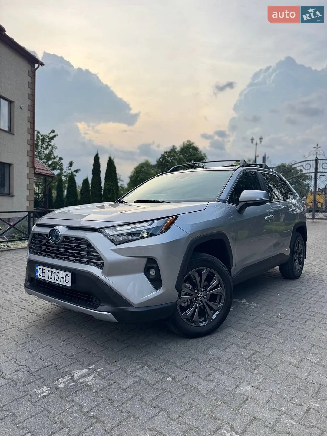 2023 Toyota RAV 4 - фото 1