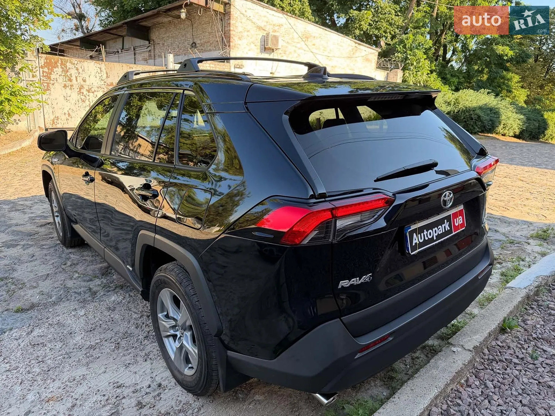 2025 Toyota RAV 4 - мініатюра 8