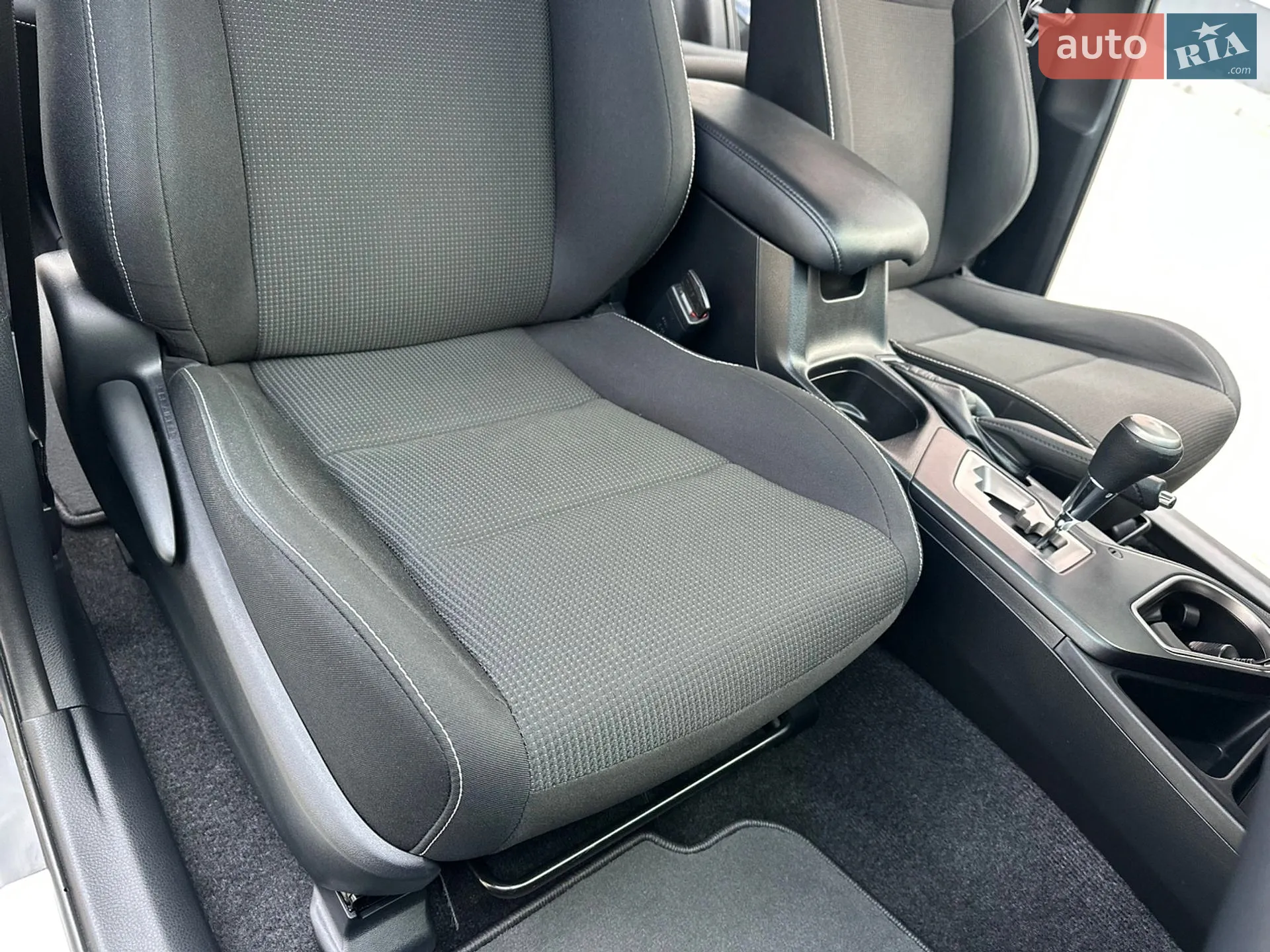 2017 Toyota RAV 4 - мініатюра 124
