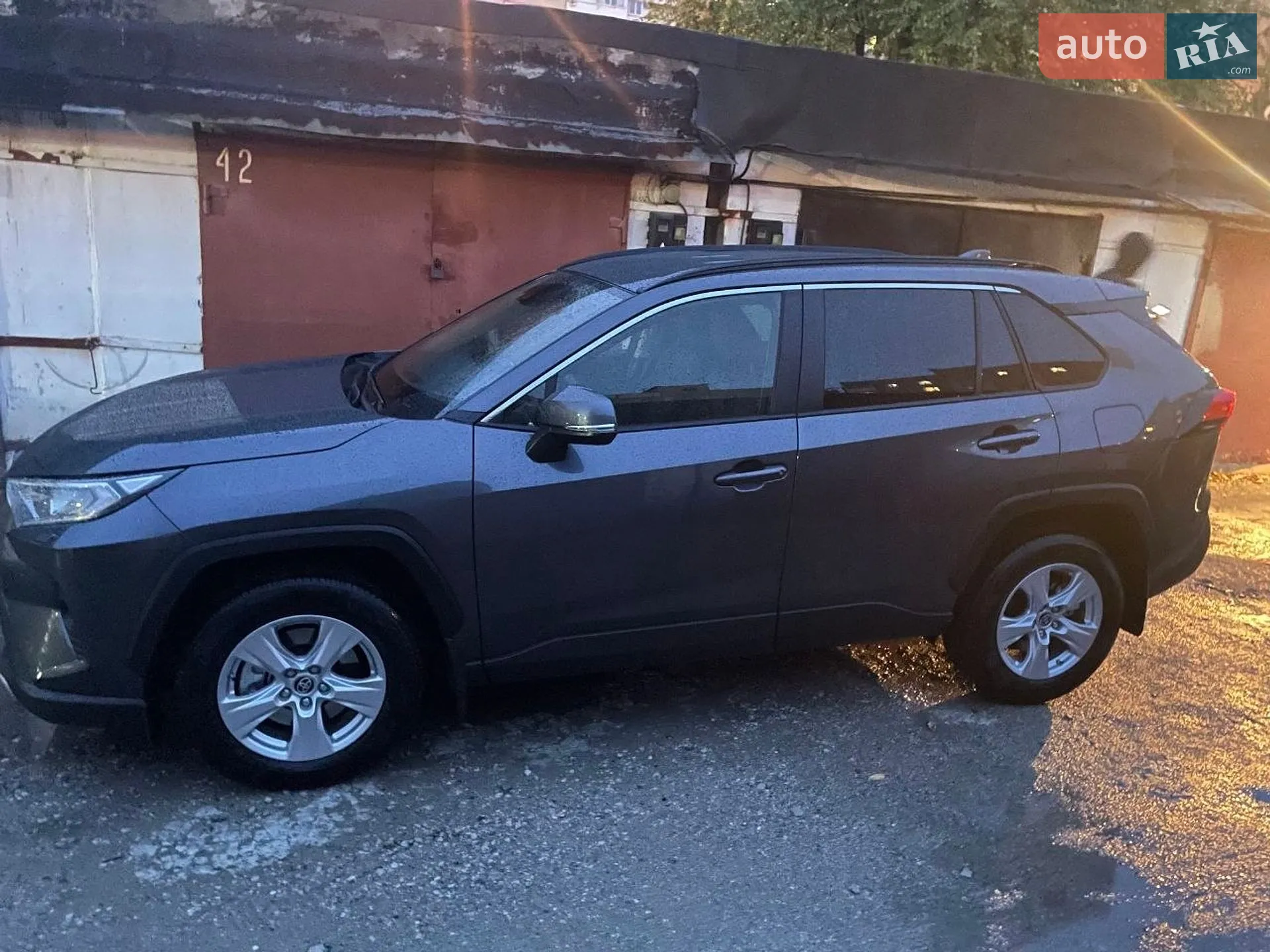 2021 Toyota RAV 4 - мініатюра 2