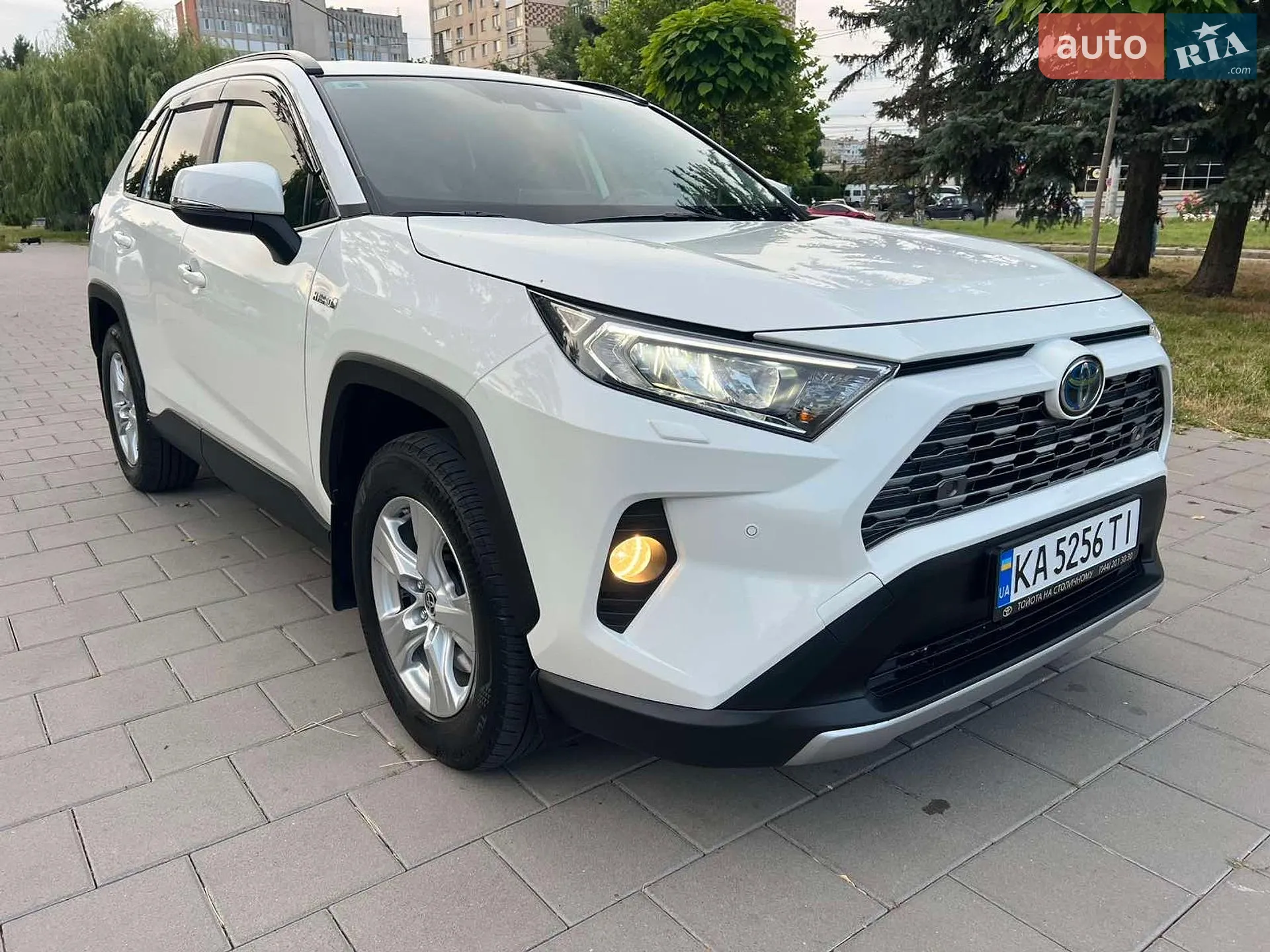 2020 Toyota RAV 4 - мініатюра 10