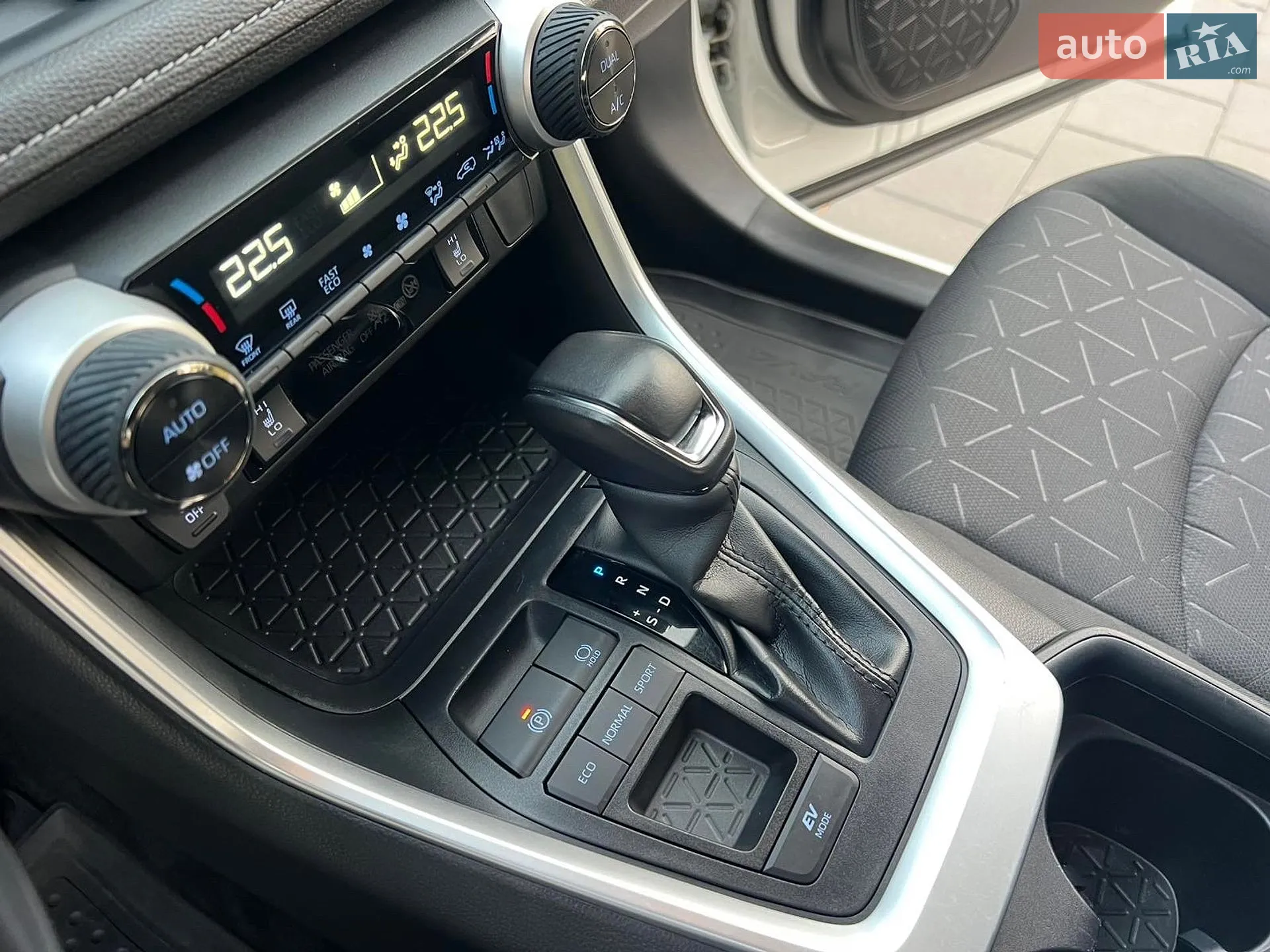 2020 Toyota RAV 4 - мініатюра 64
