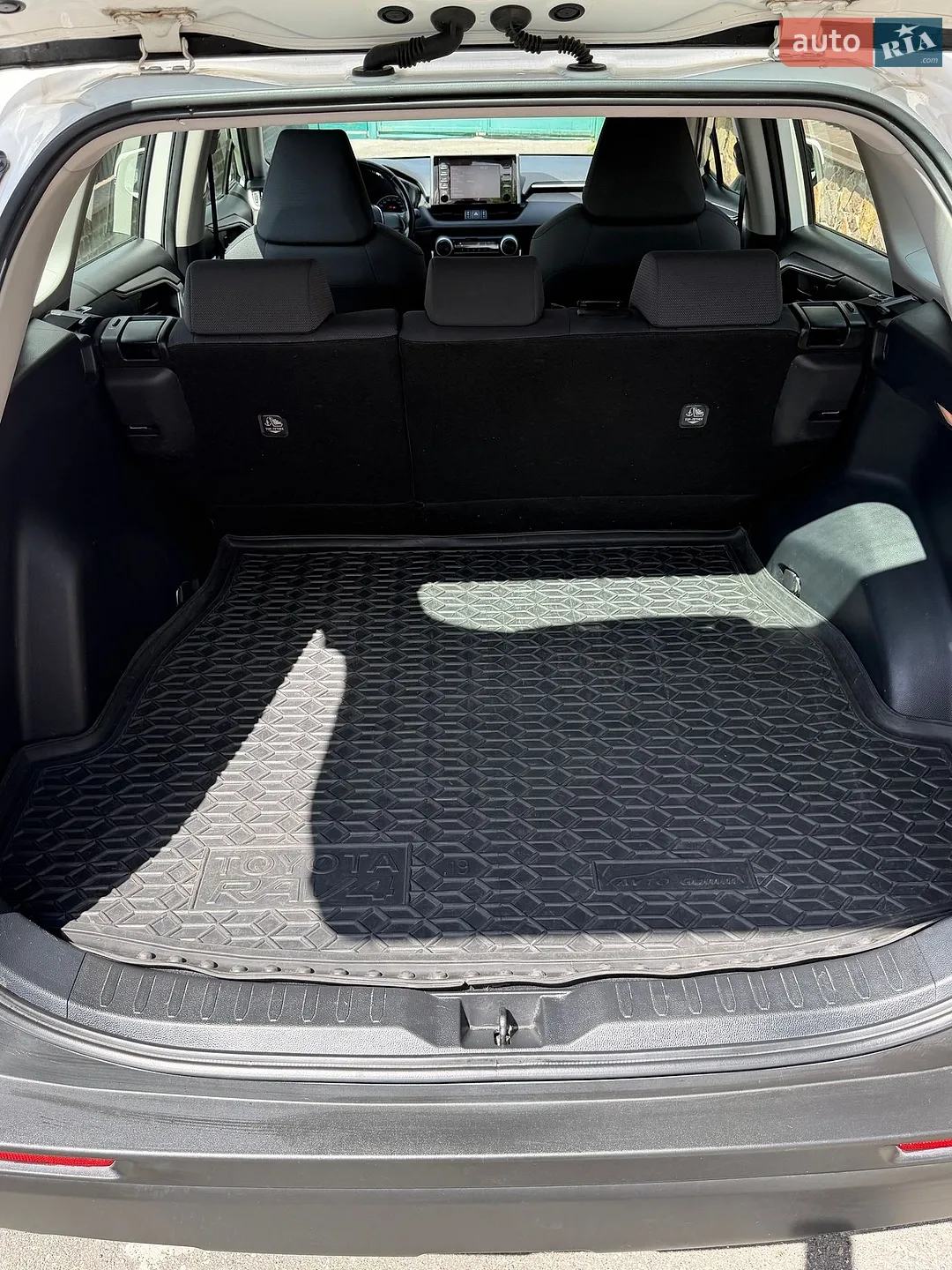 2019 Toyota RAV 4 - мініатюра 12