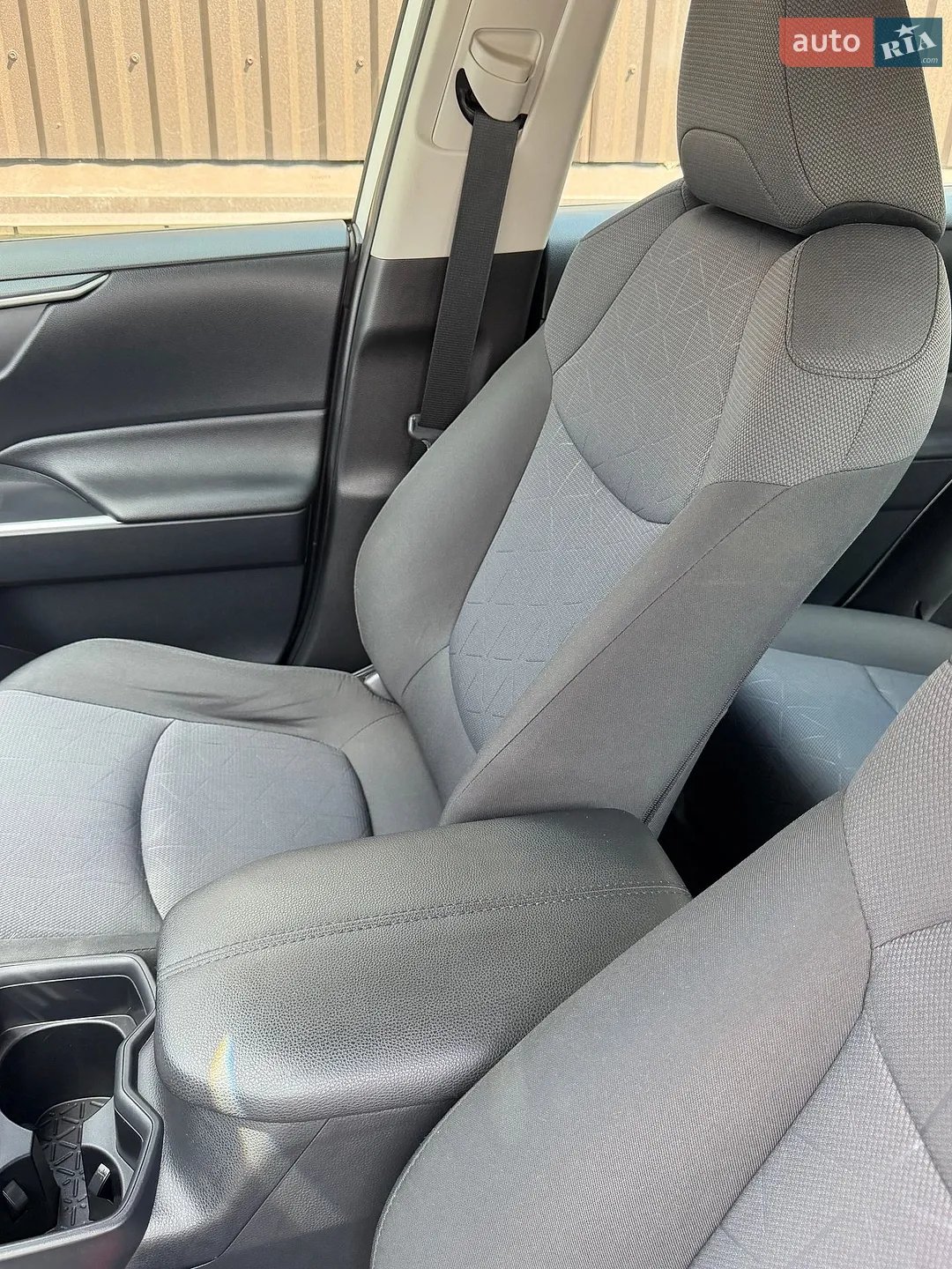 2019 Toyota RAV 4 - мініатюра 17