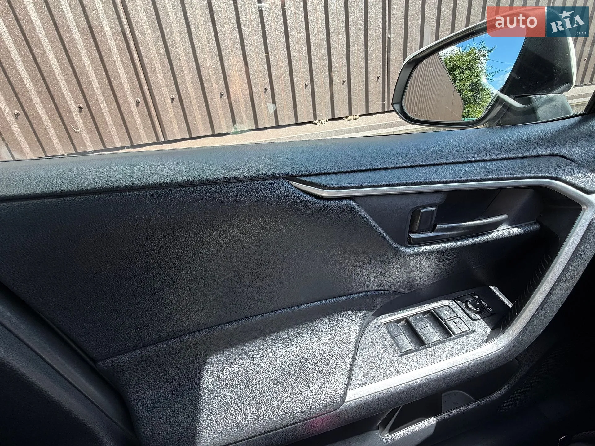 2019 Toyota RAV 4 - мініатюра 18