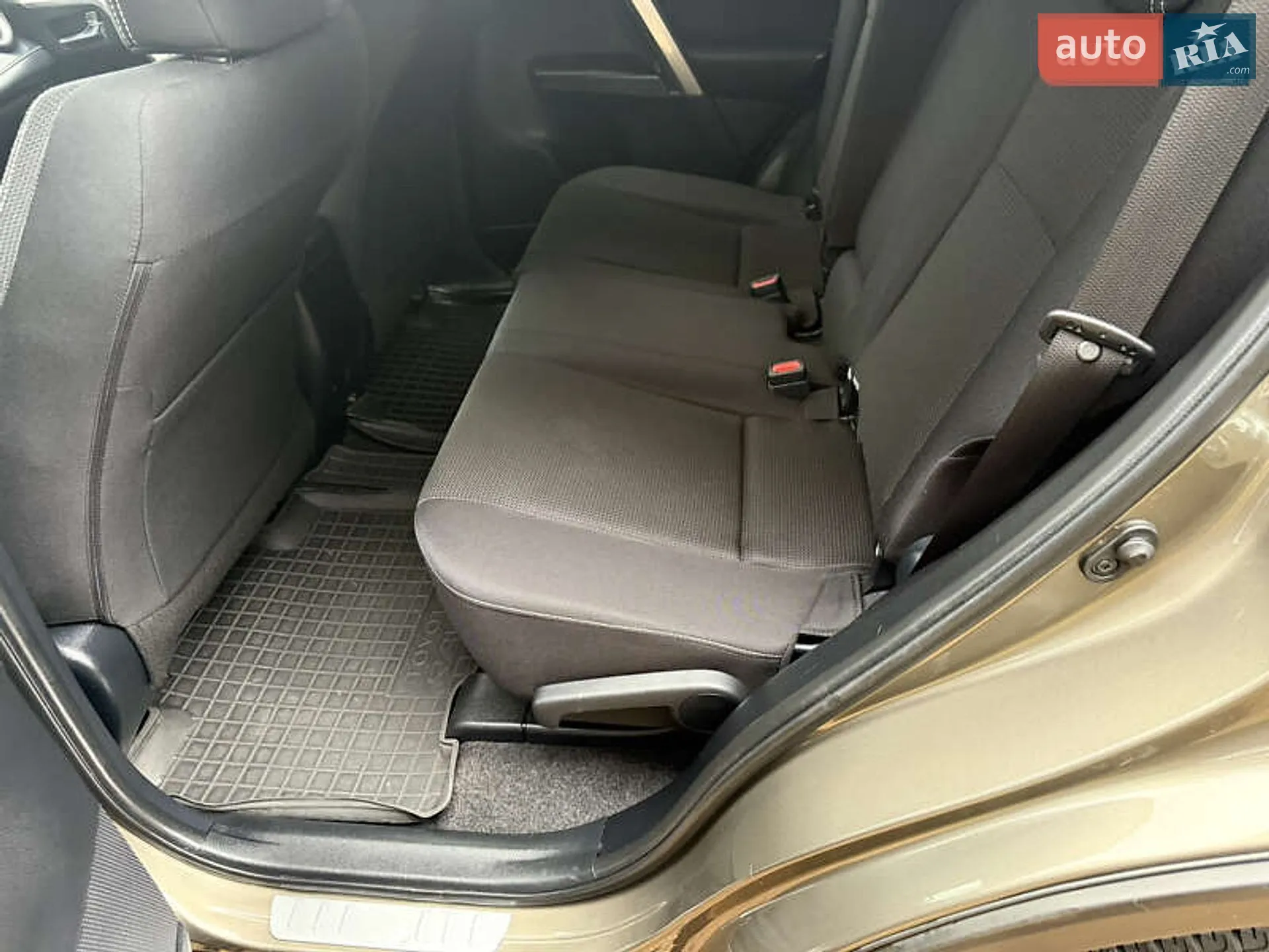 2018 Toyota RAV 4 - мініатюра 11
