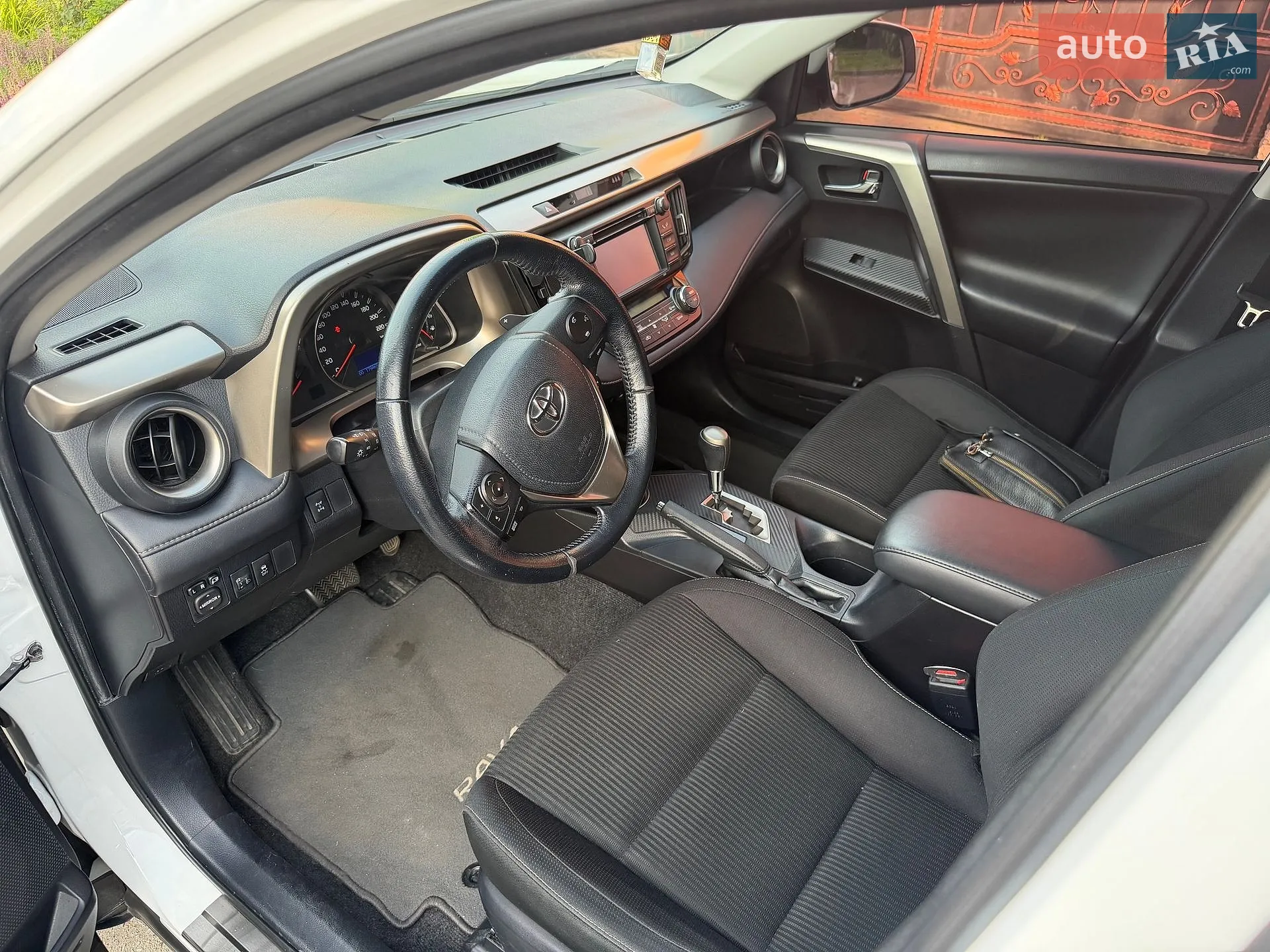 2014 Toyota RAV 4 - мініатюра 16