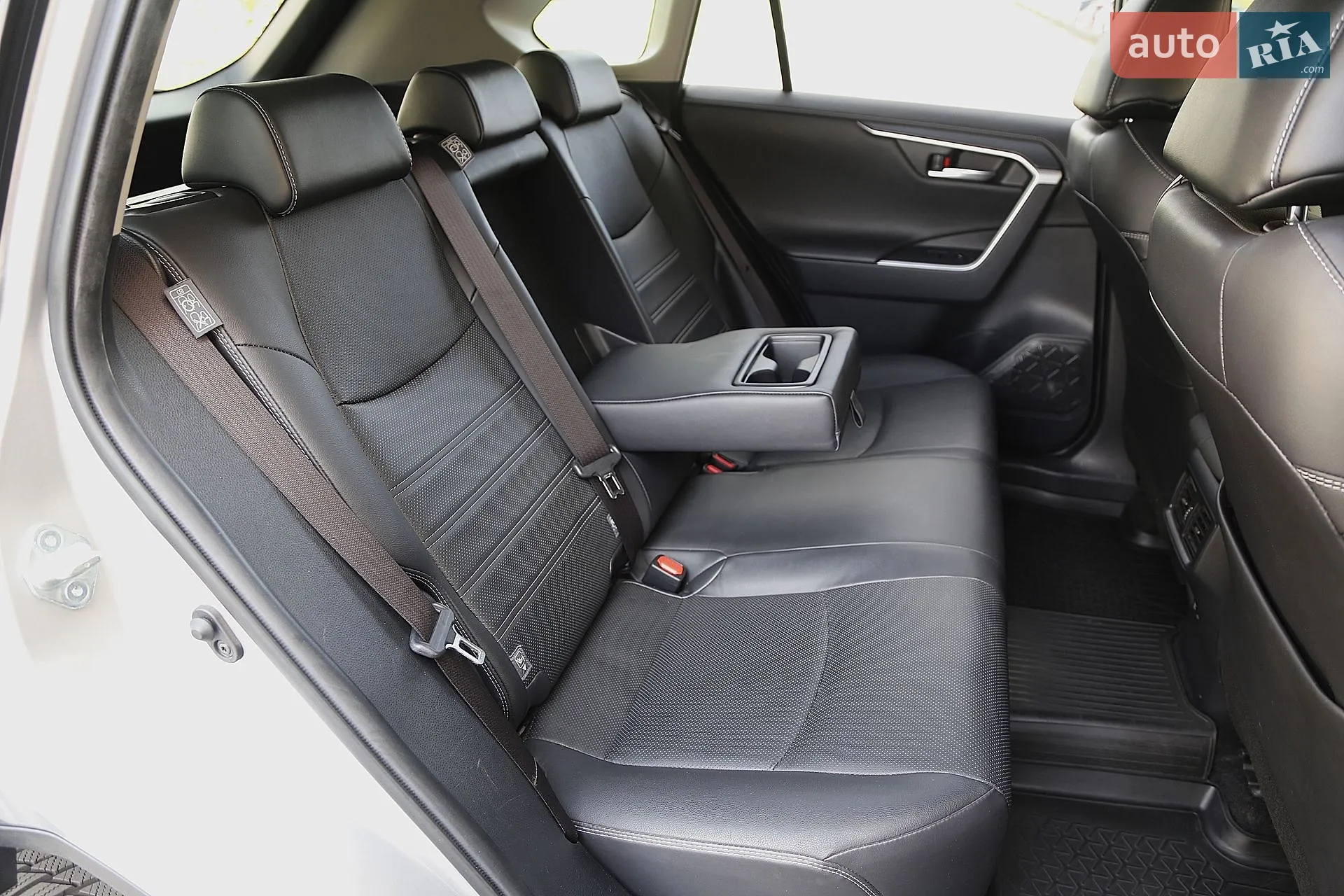 2019 Toyota RAV 4 - мініатюра 11