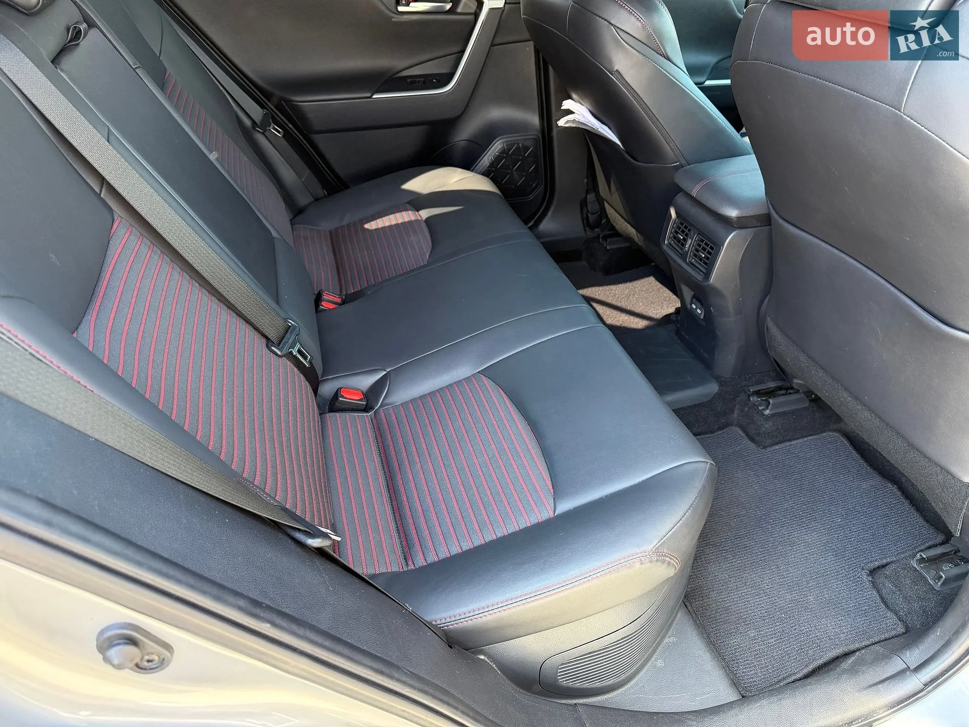2023 Toyota RAV 4 - мініатюра 13