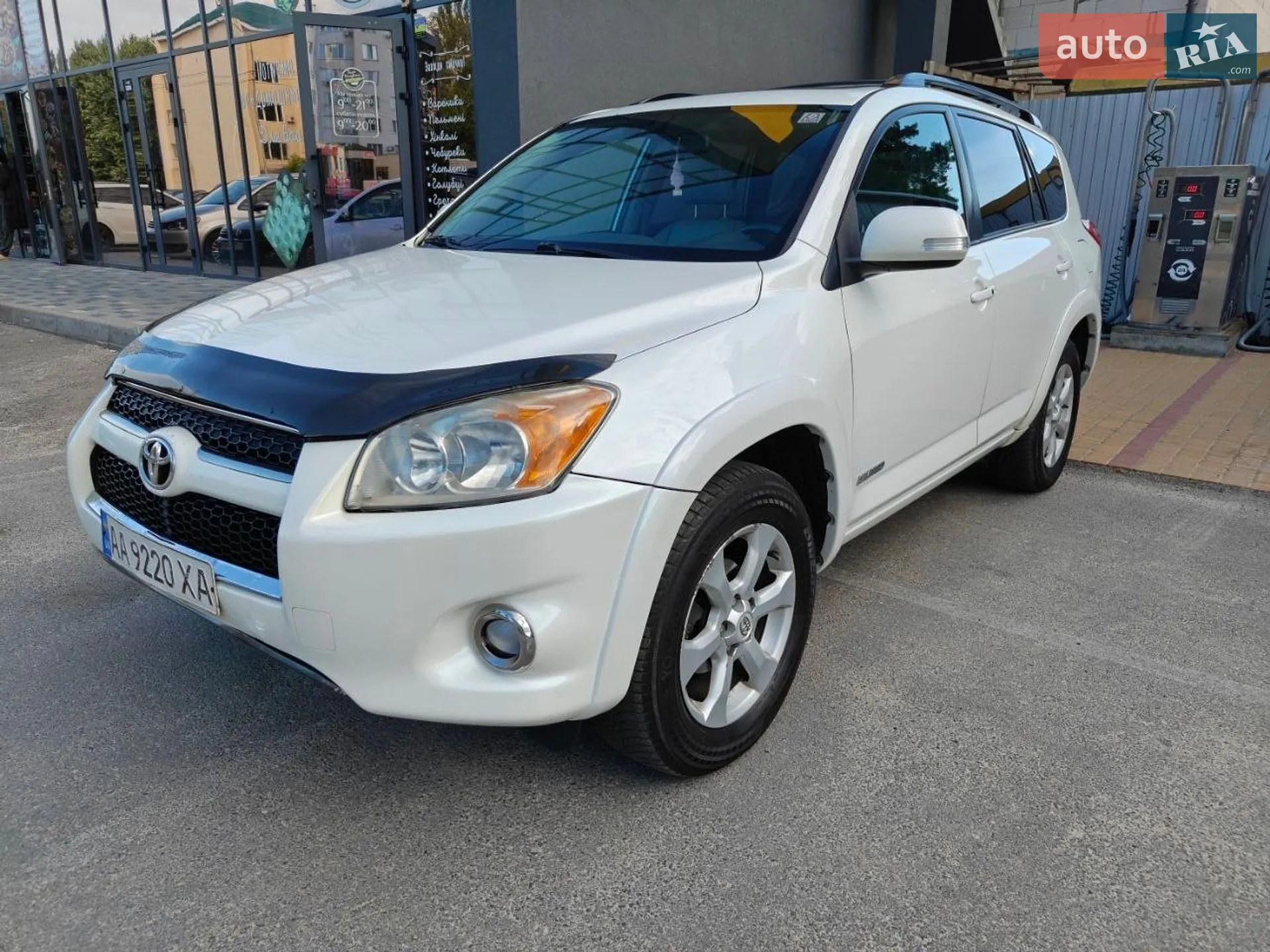 2011 Toyota RAV 4 - фото 1