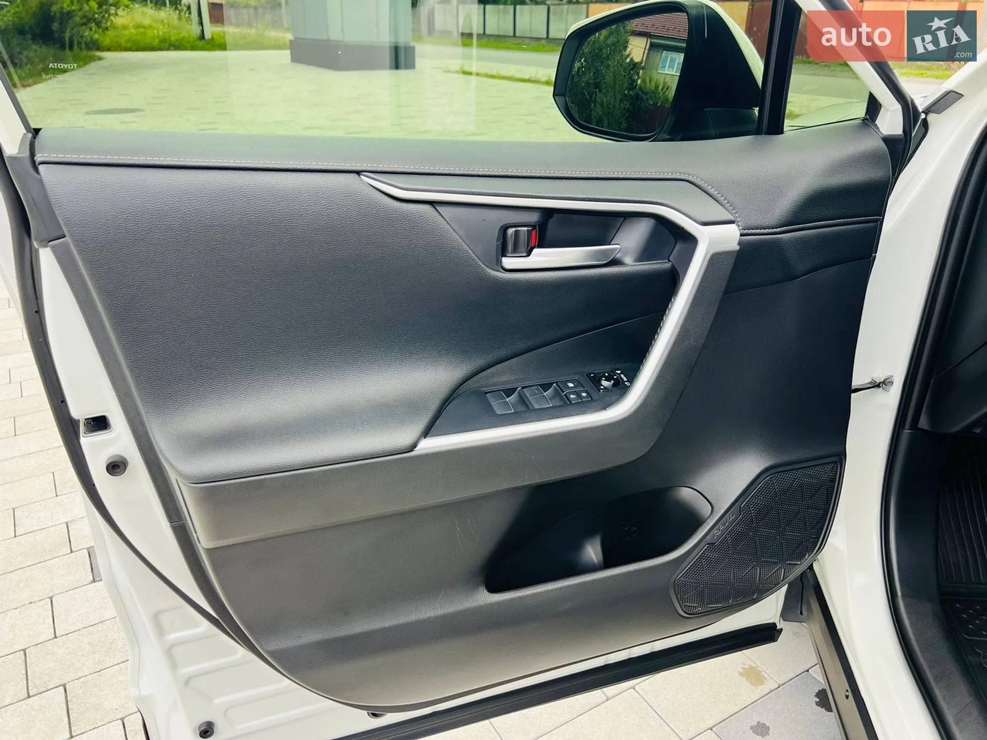 2020 Toyota RAV 4 - мініатюра 33