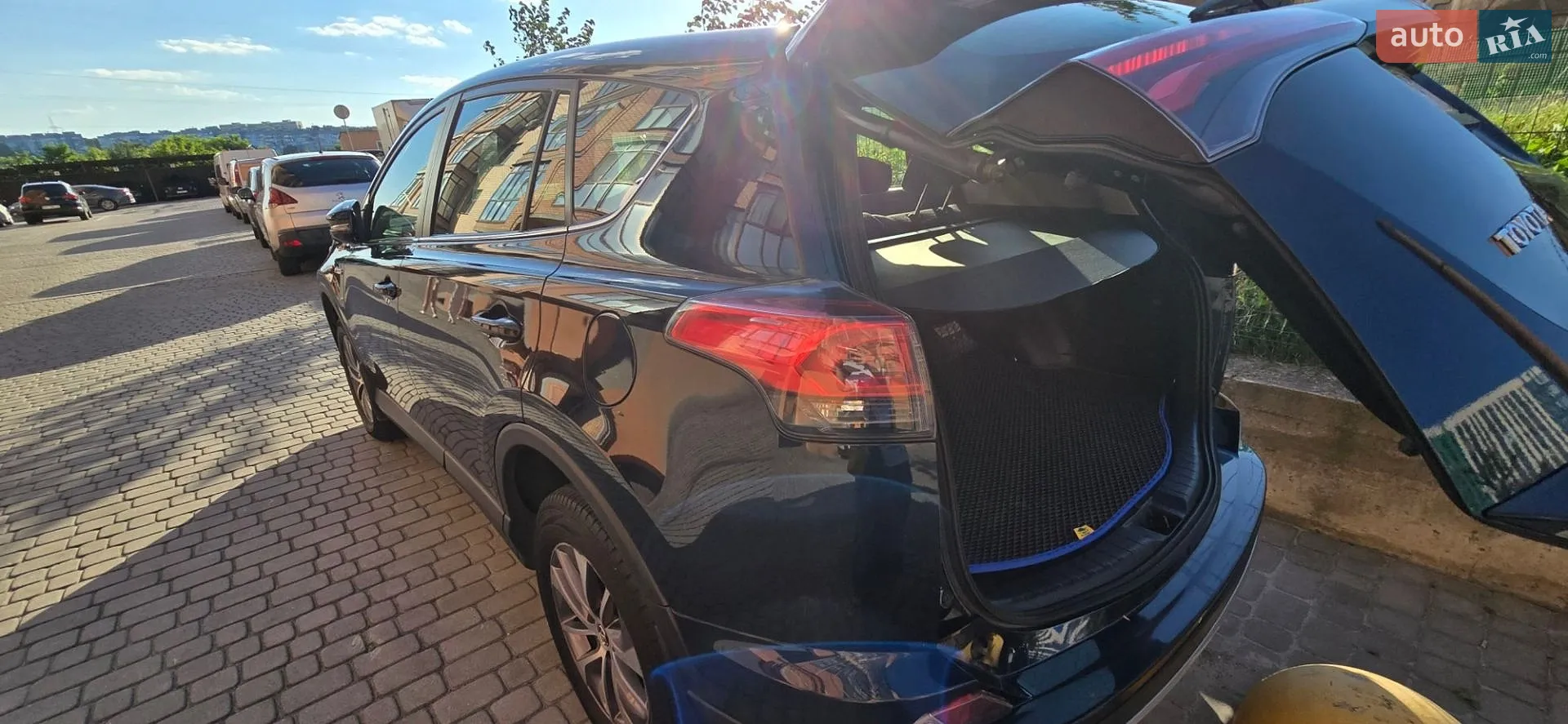 2017 Toyota RAV 4 - мініатюра 4