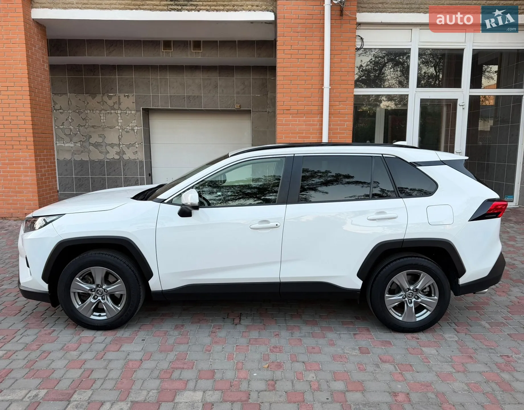 2022 Toyota RAV 4 - мініатюра 4