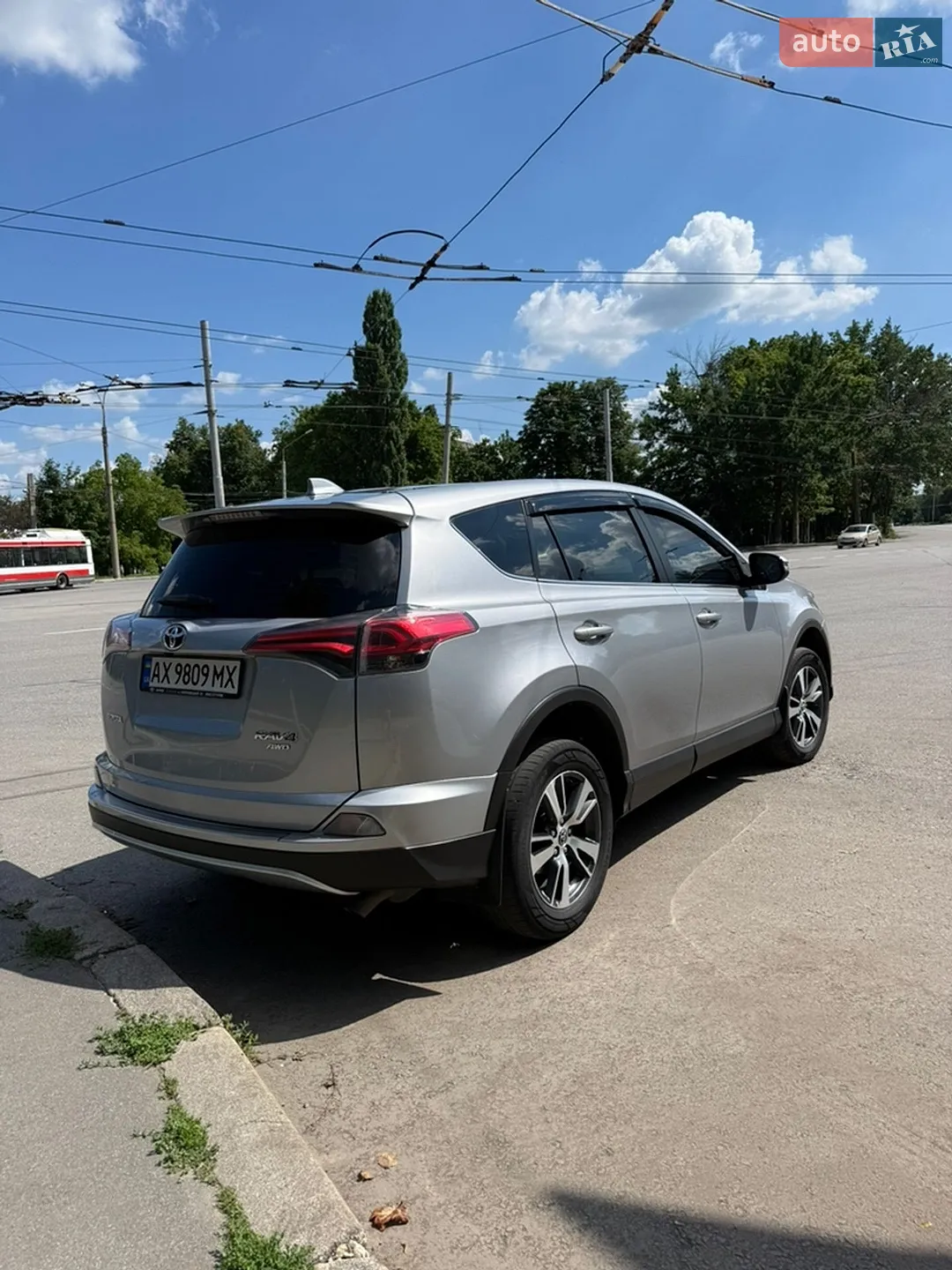 2017 Toyota RAV 4 - мініатюра 5