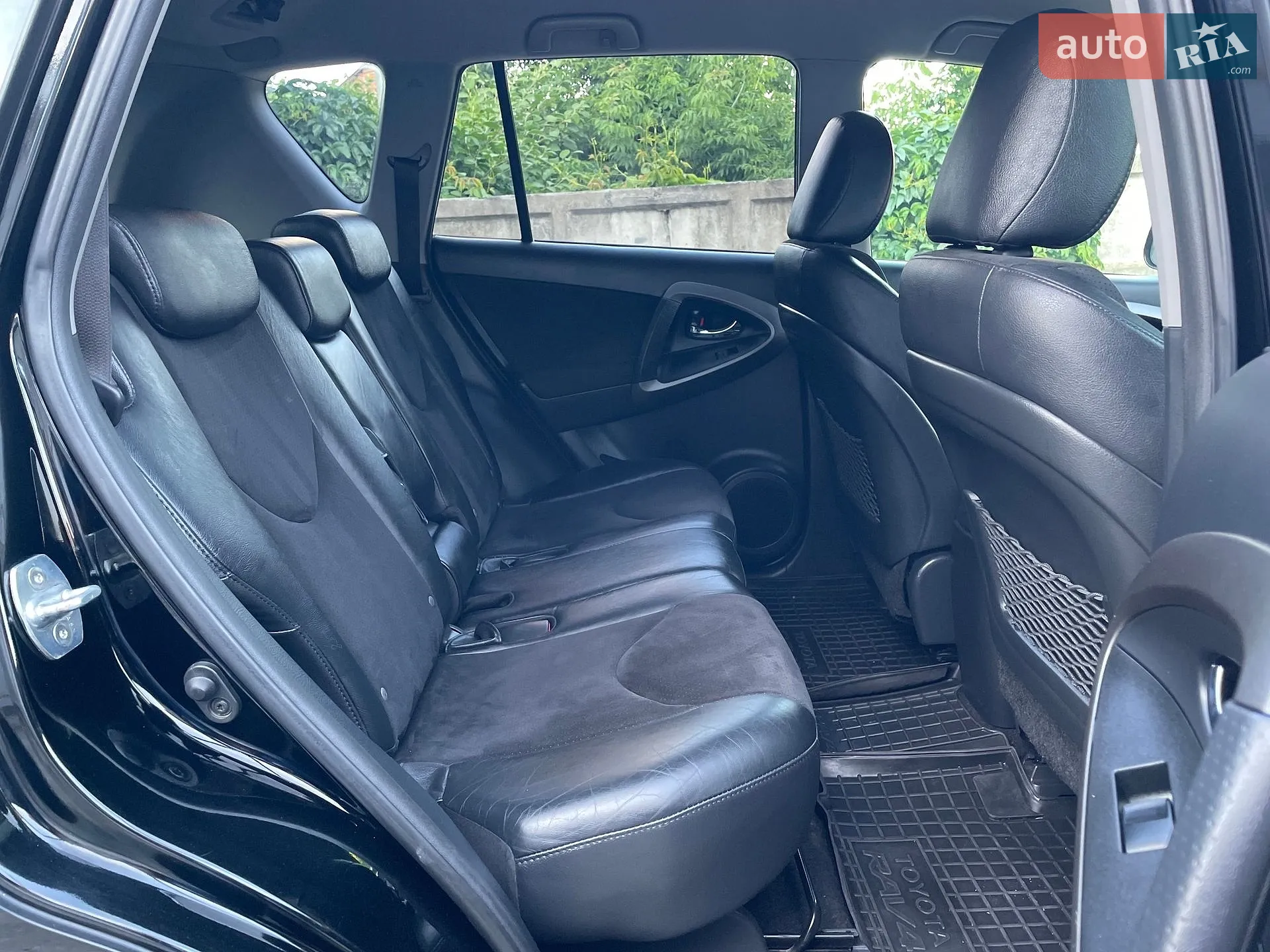2011 Toyota RAV 4 - мініатюра 143