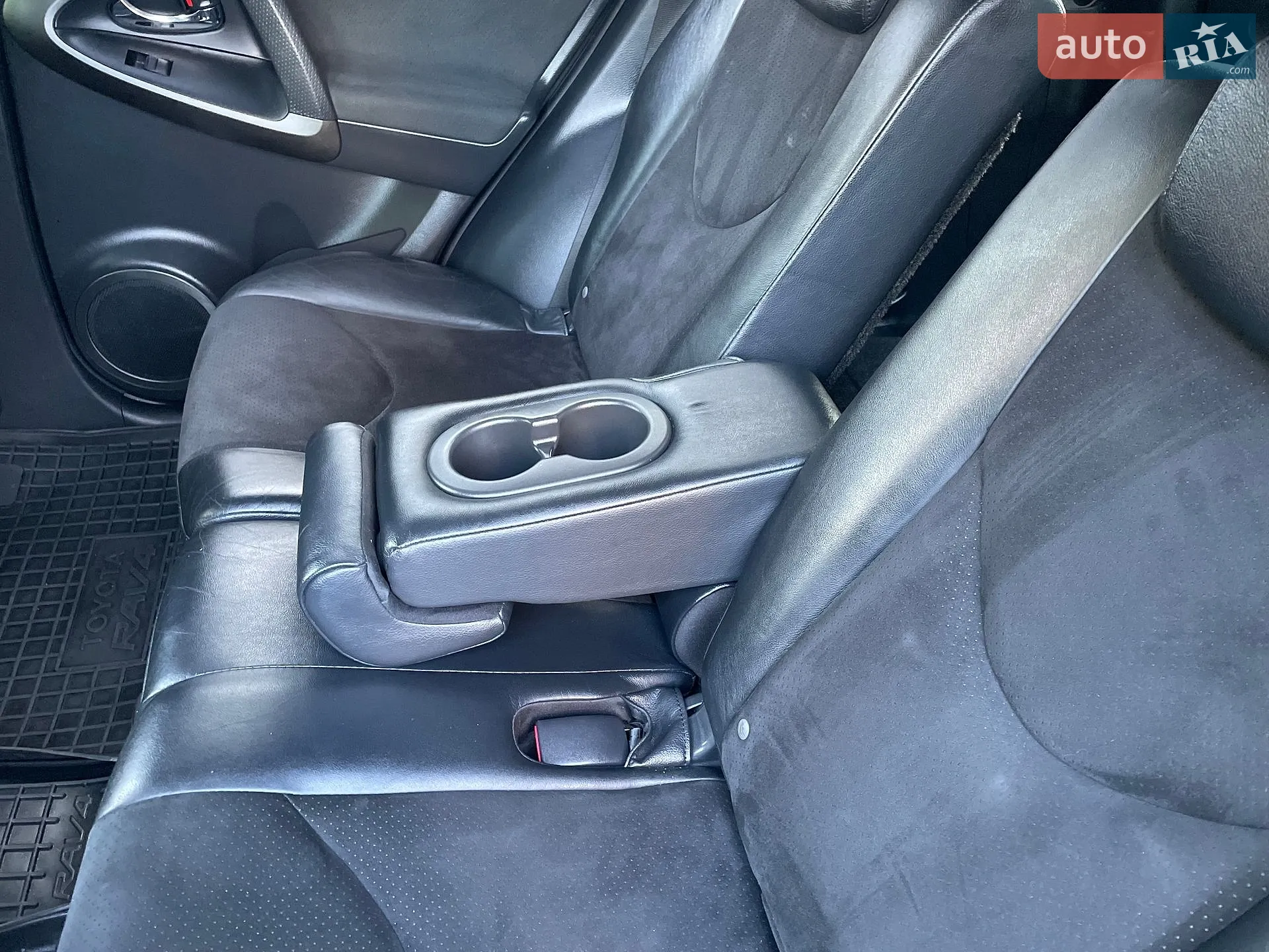 2011 Toyota RAV 4 - мініатюра 156
