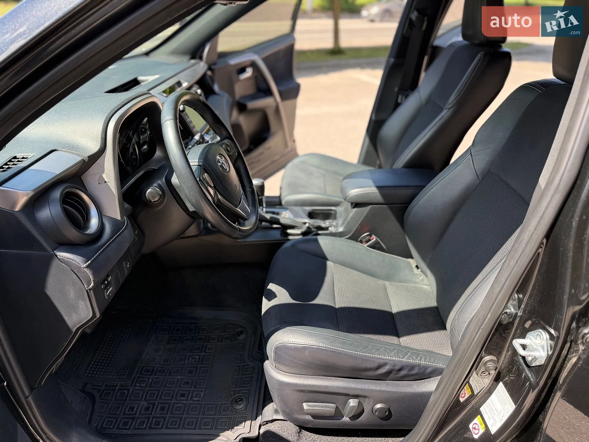 2017 Toyota RAV 4 - мініатюра 15