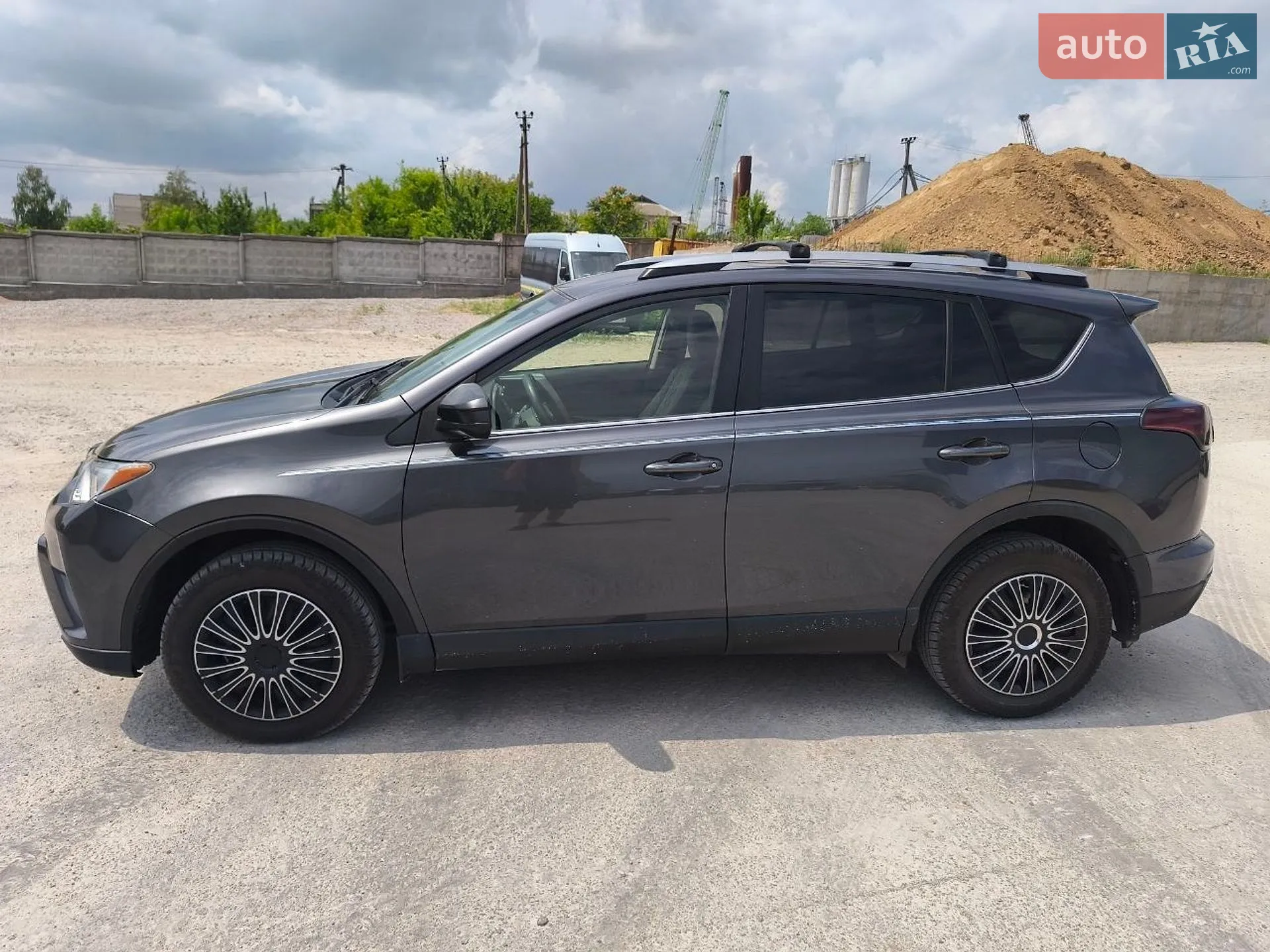 2017 Toyota RAV 4 - мініатюра 9