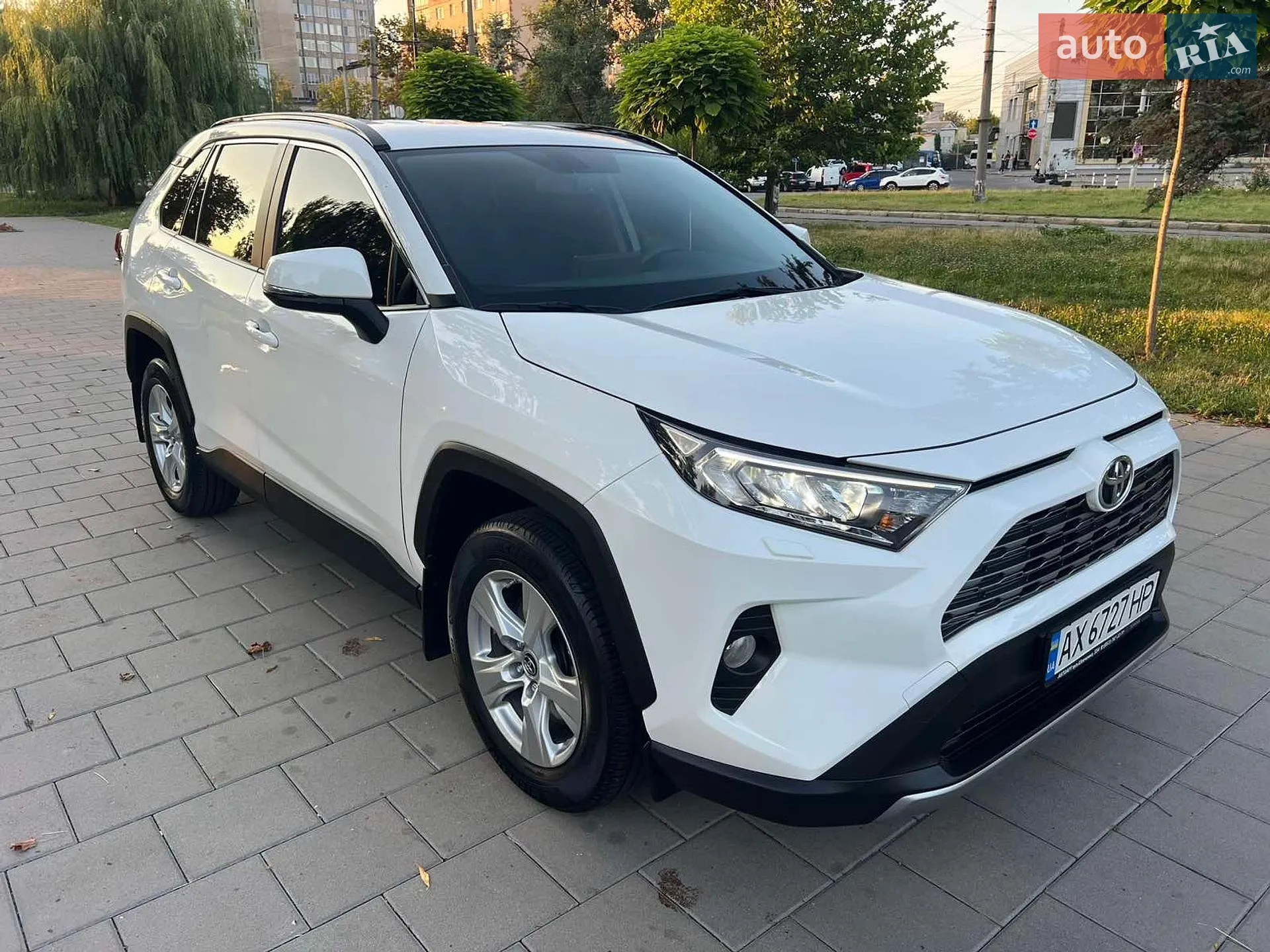 2019 Toyota RAV 4 - мініатюра 4